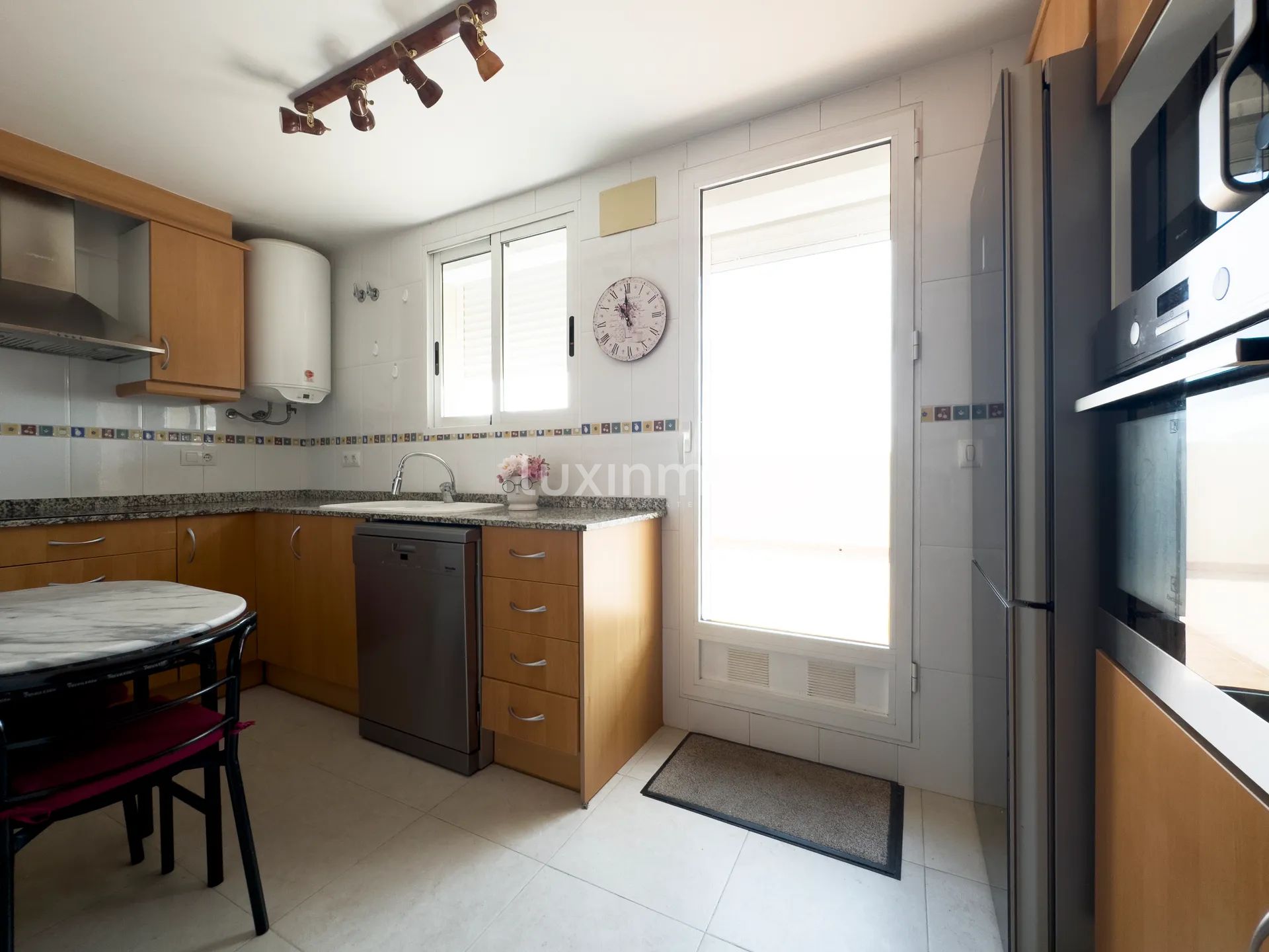 Stunning Rustic Penthouse with Breathtaking Sea and Countryside Views in Pego — photo 10