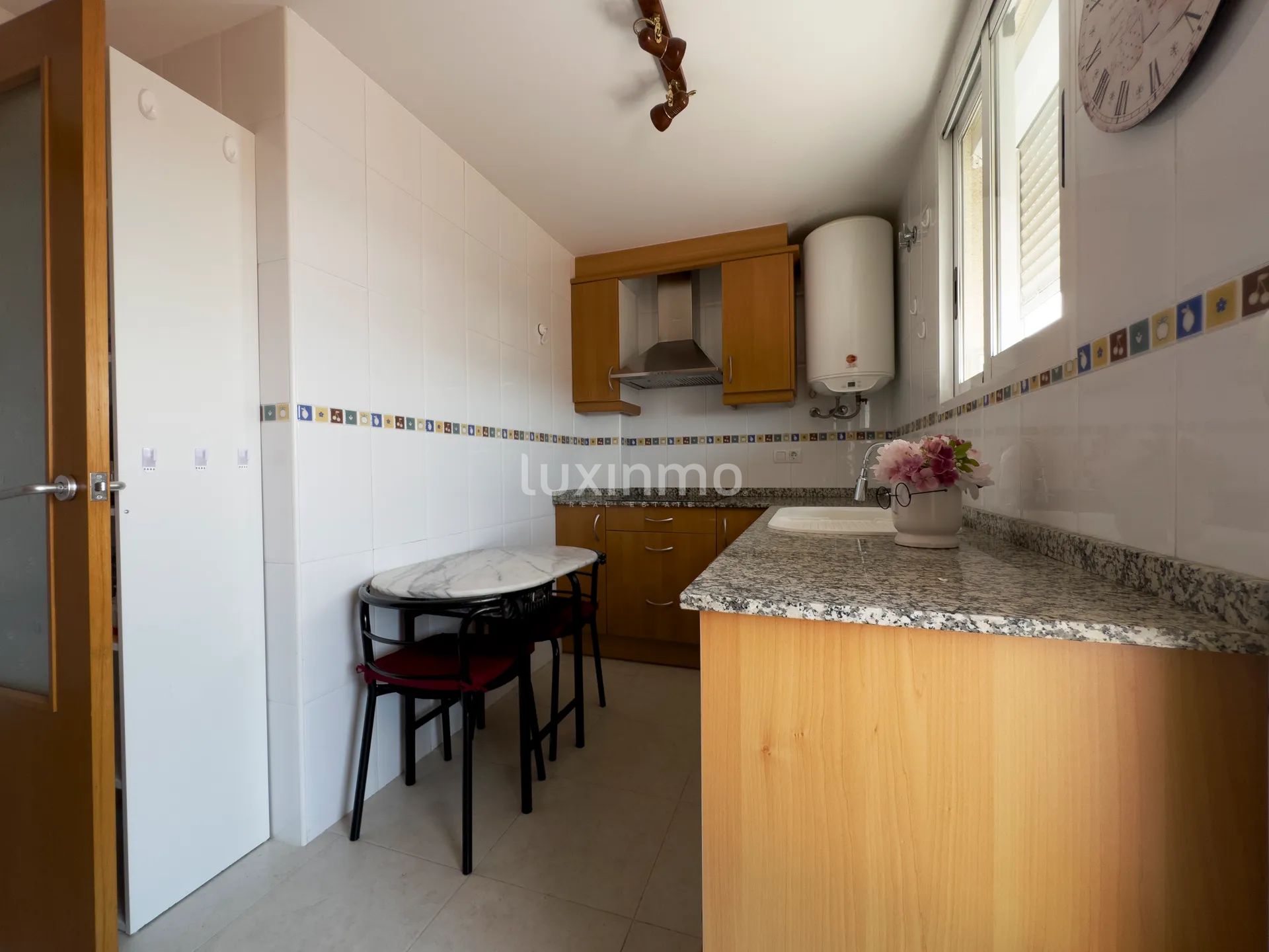 Stunning Rustic Penthouse with Breathtaking Sea and Countryside Views in Pego — photo 11