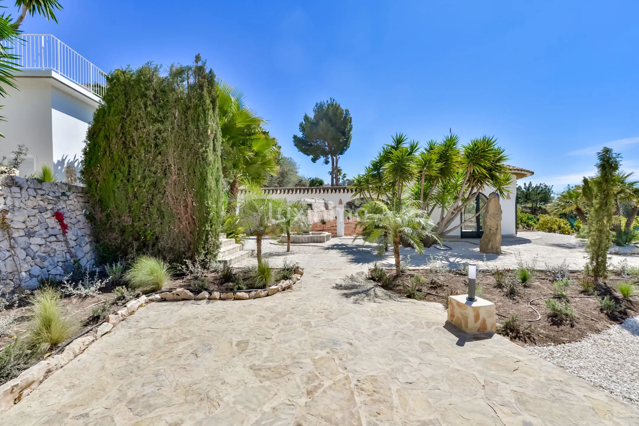 Lyxig villa i medelhavs- och ibizastil i Altea med öppen utsikt — photo 44