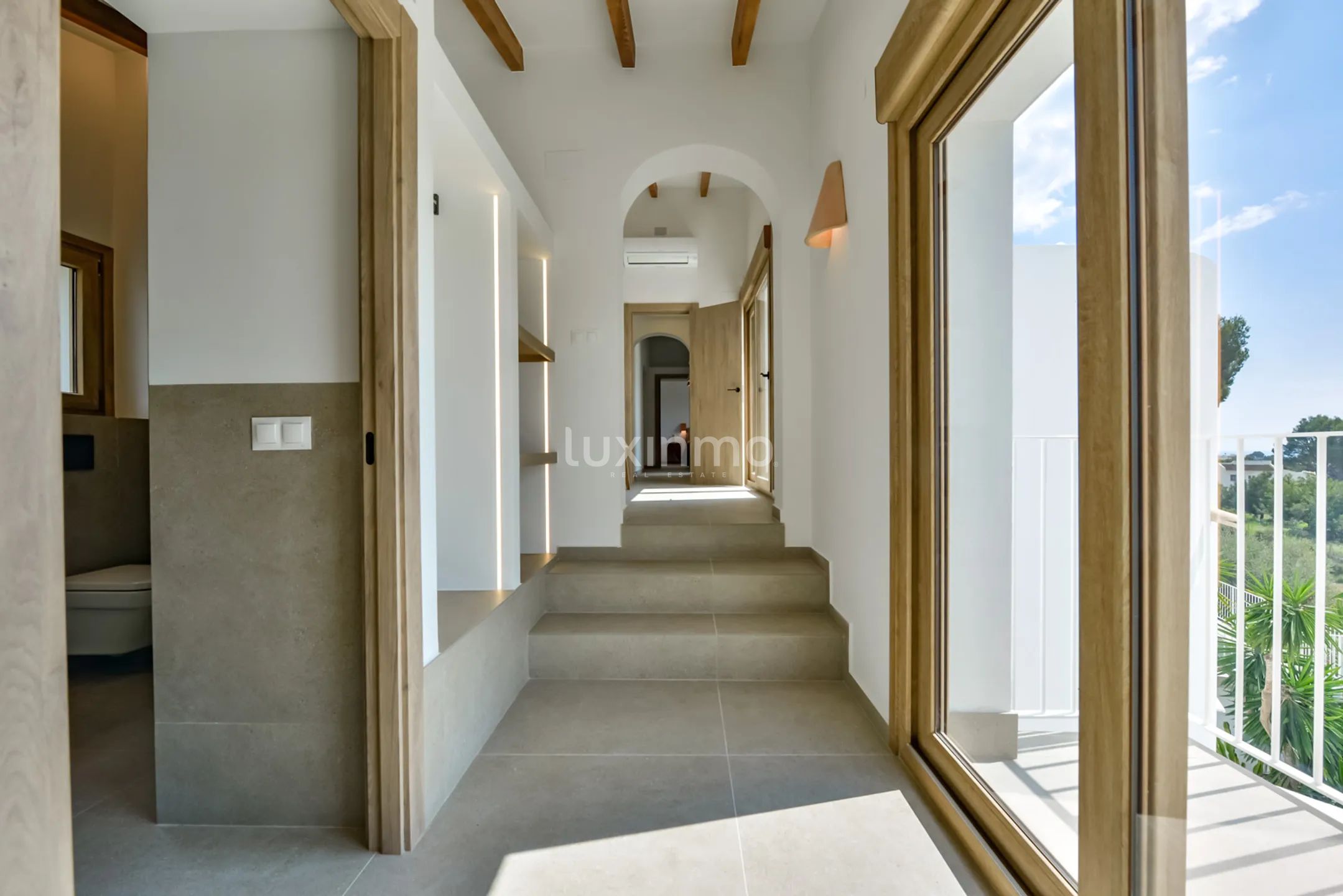 Lyxig villa i medelhavs- och ibizastil i Altea med öppen utsikt — photo 35