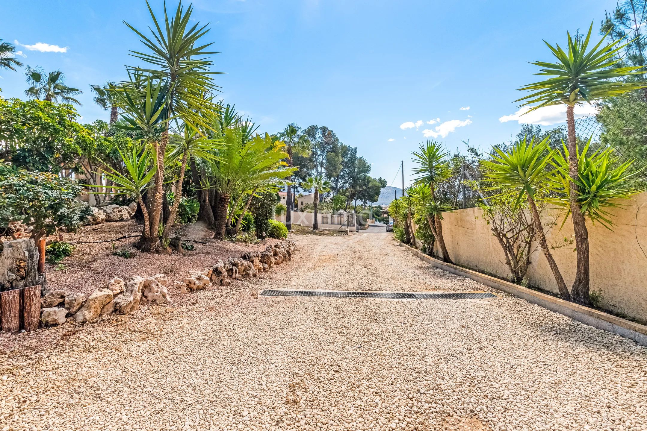 Beautiful house for sale with pool and mountain views — photo 30