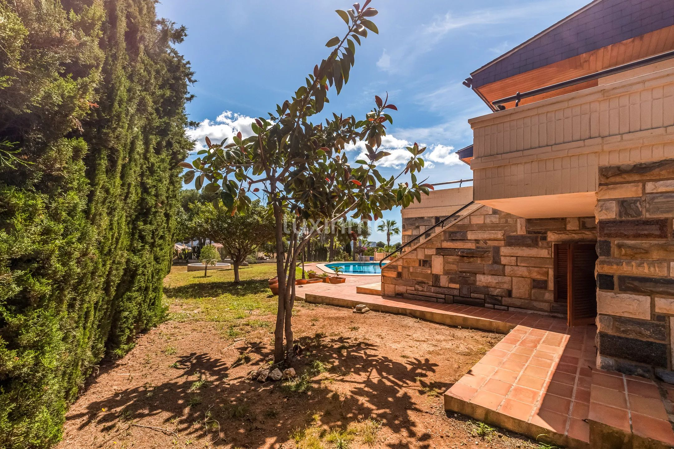 Beautiful house for sale with pool and mountain views — photo 26