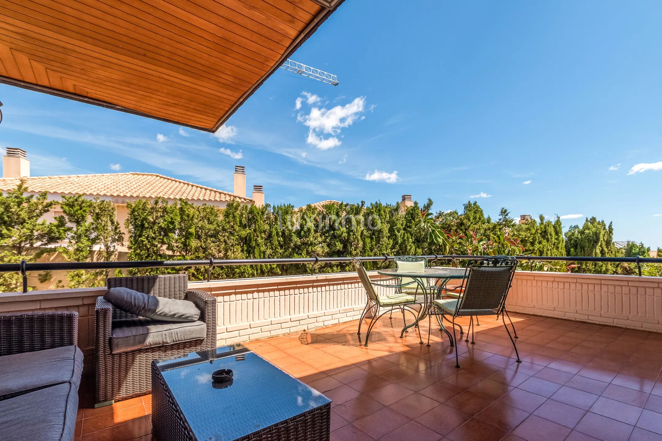 Beautiful house for sale with pool and mountain views — photo 11