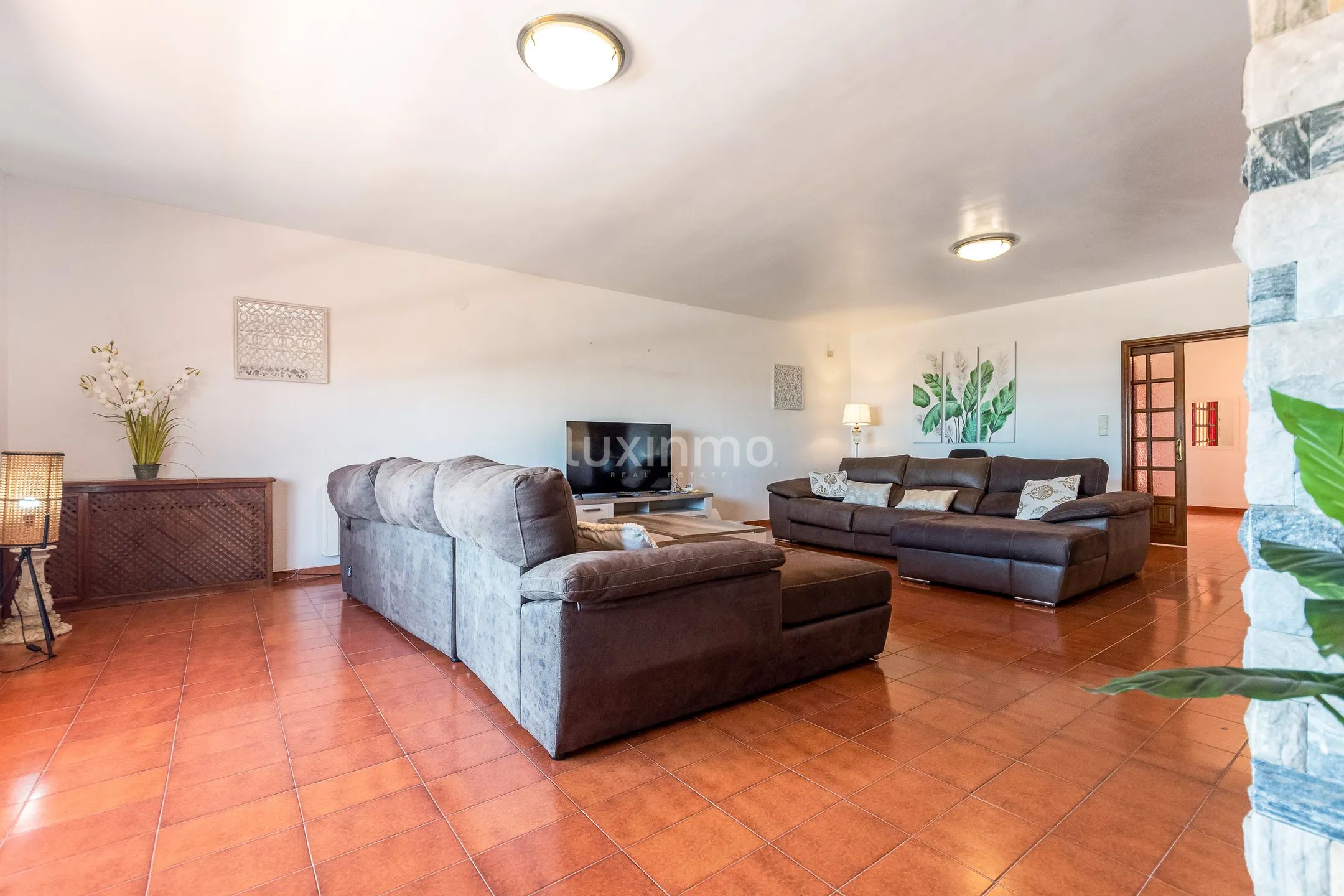 Beautiful house for sale with pool and mountain views — photo 4