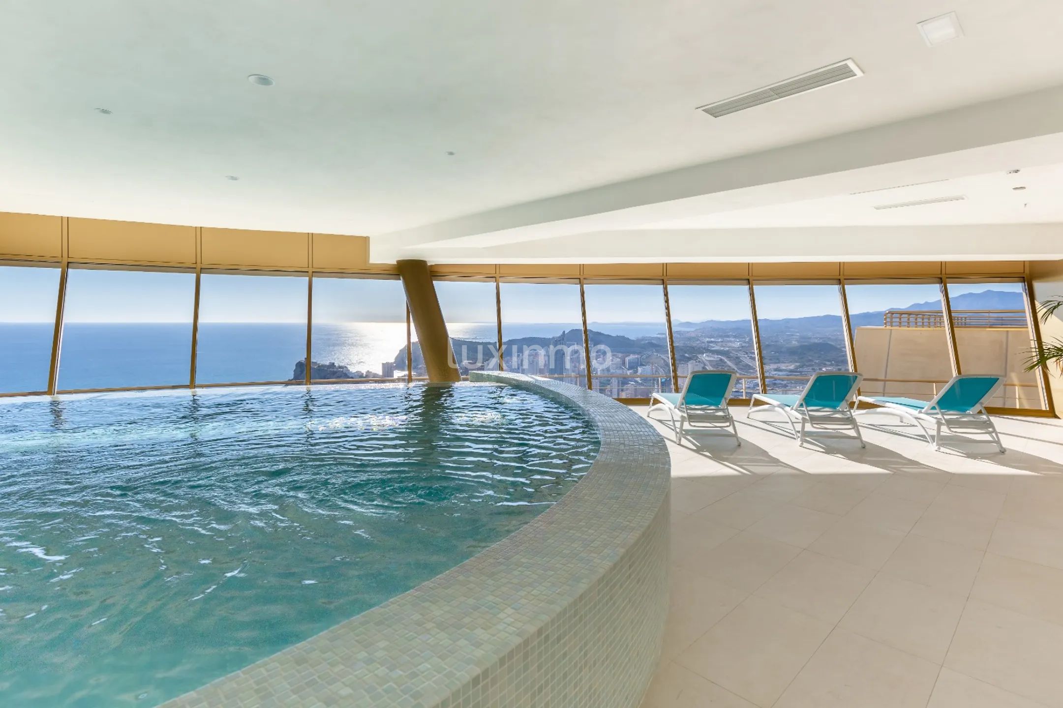 Amazing apartment with beautiful sea views Playa Poniente — photo 32