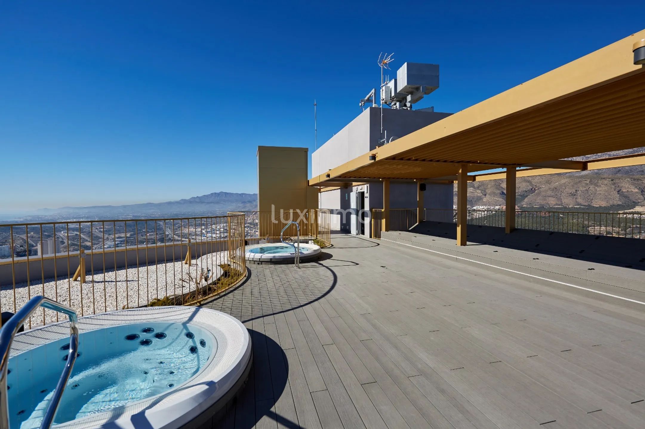 Amazing apartment with beautiful sea views Playa Poniente — photo 29