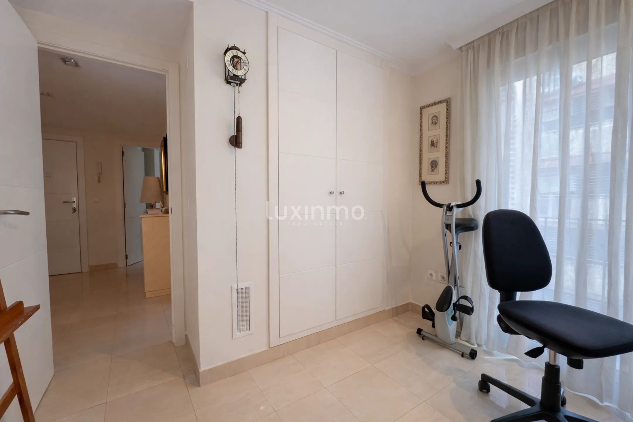 Terrasse sud et vue sur le Montgó avec 3 chambres et garage dans le centre de Denia — photo 13