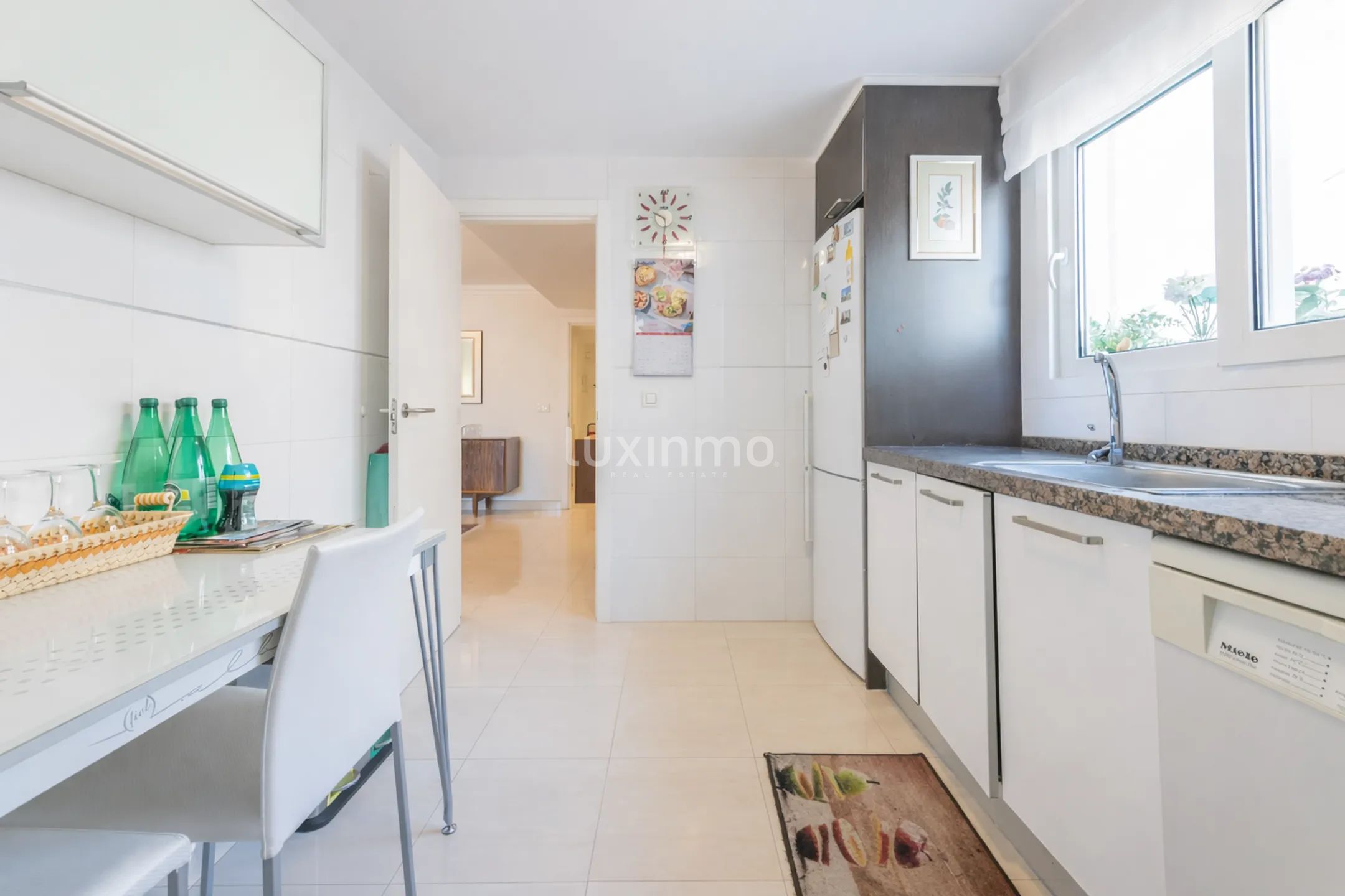 Terrasse sud et vue sur le Montgó avec 3 chambres et garage dans le centre de Denia — photo 8