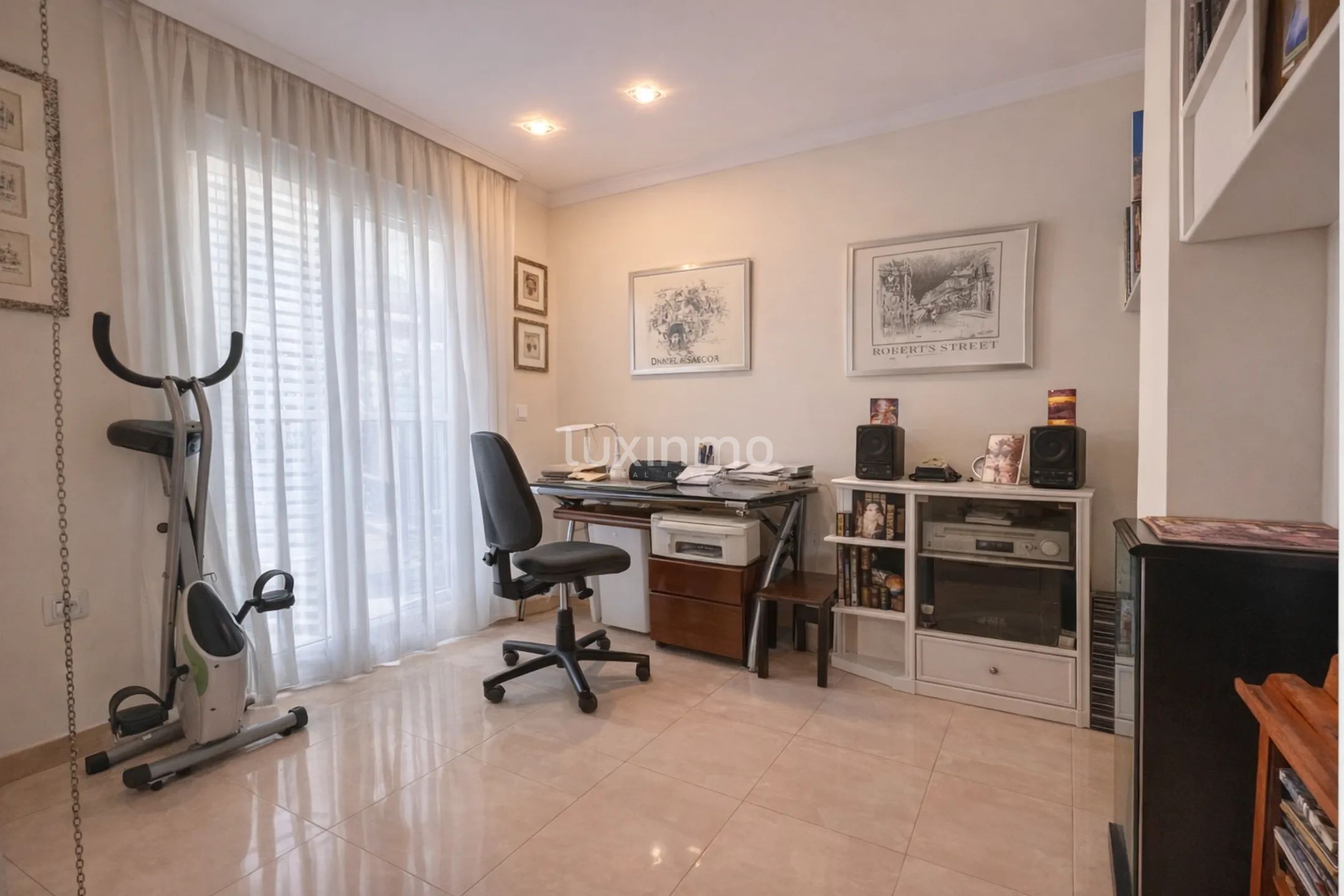 Terrasse sud et vue sur le Montgó avec 3 chambres et garage dans le centre de Denia — photo 12