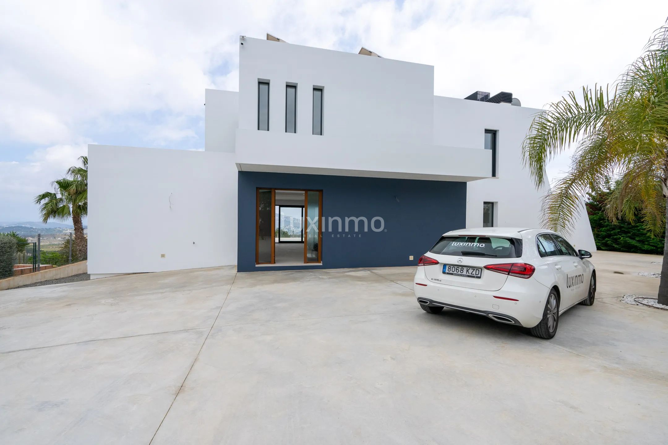Lujosa Villa Moderna de 4 Dormitorios con Vistas al Mar y a la Montaña en Benissa — photo 4