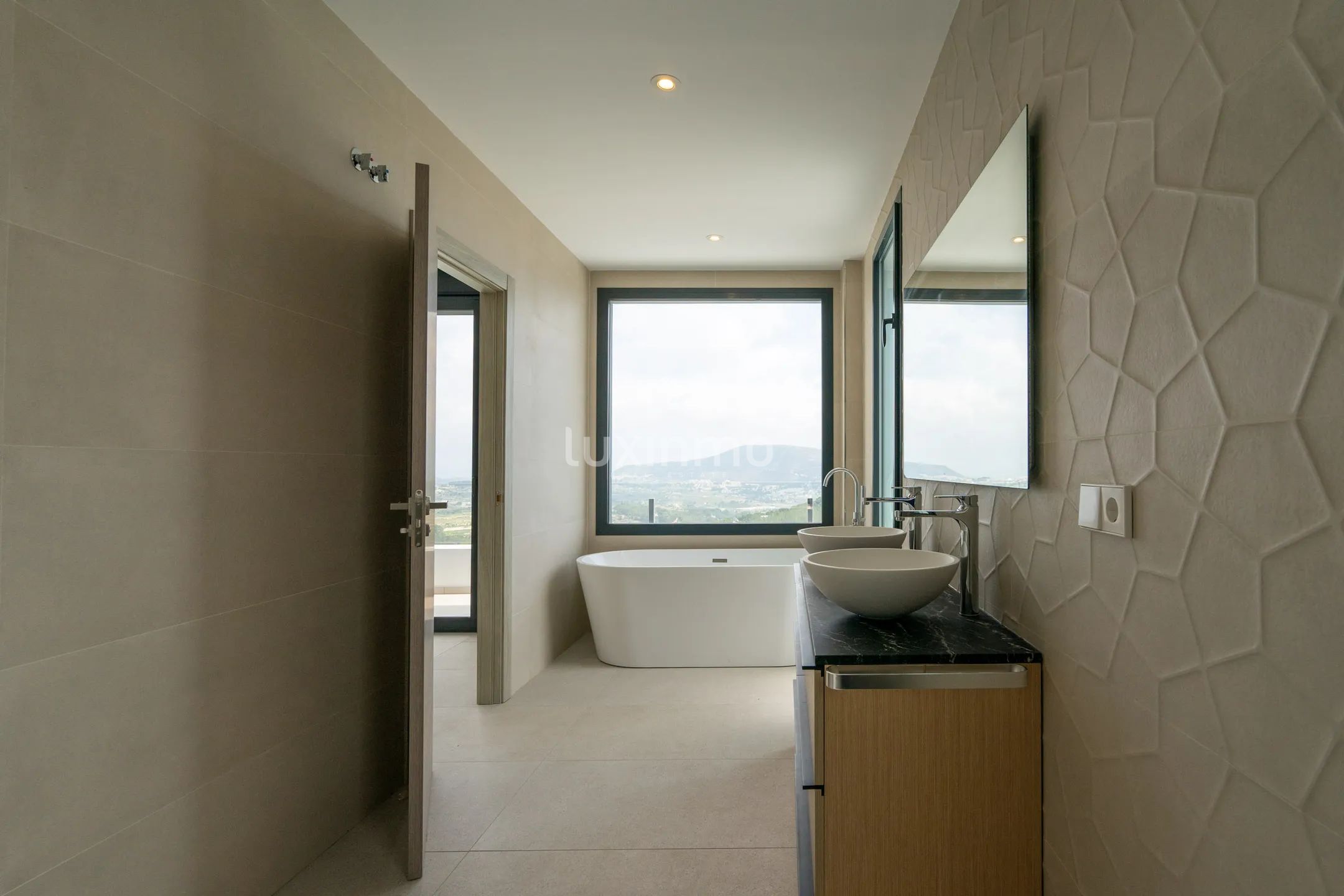 Lujosa Villa Moderna de 4 Dormitorios con Vistas al Mar y a la Montaña en Benissa — photo 27