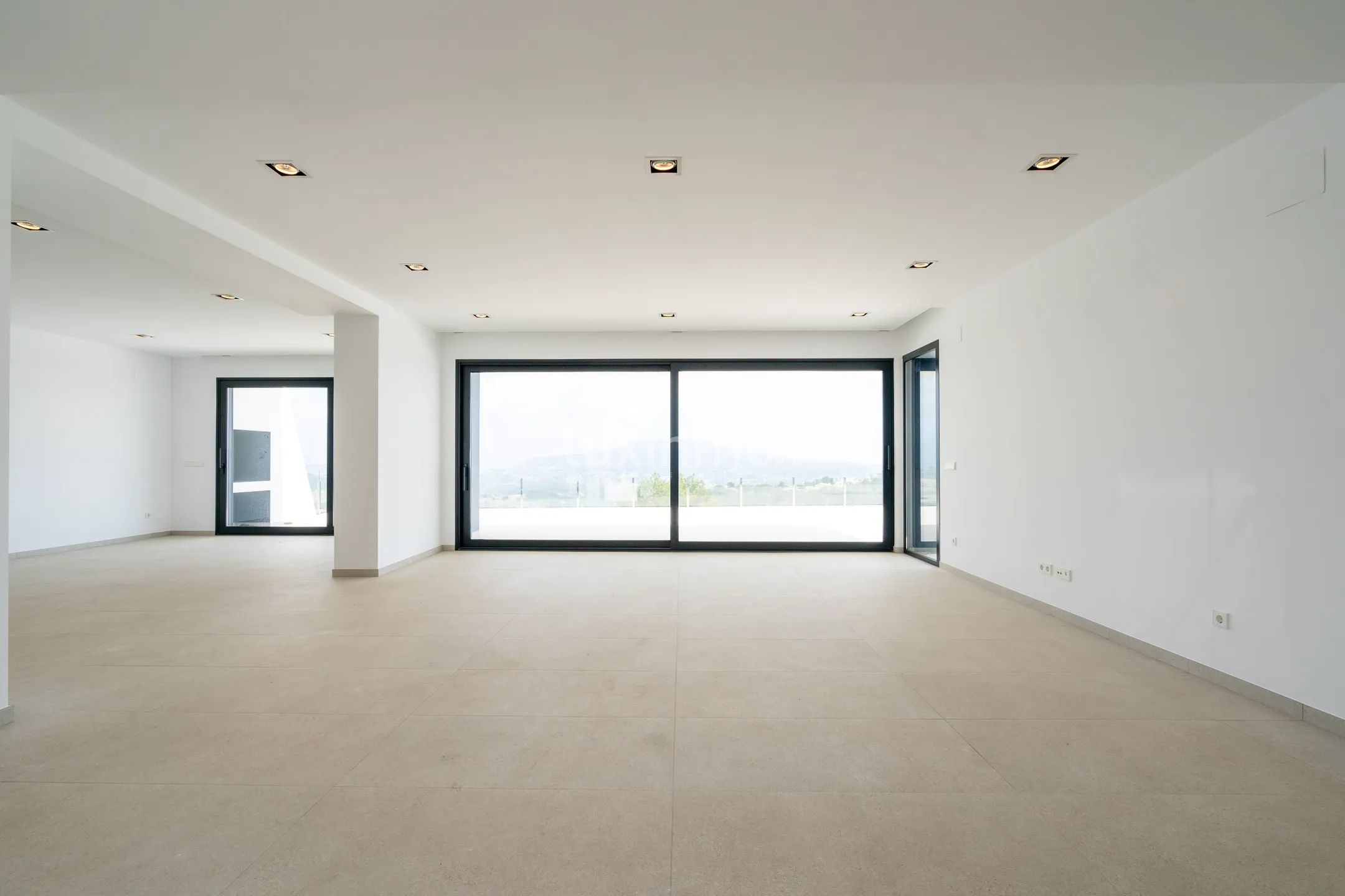 Lujosa Villa Moderna de 4 Dormitorios con Vistas al Mar y a la Montaña en Benissa — photo 6