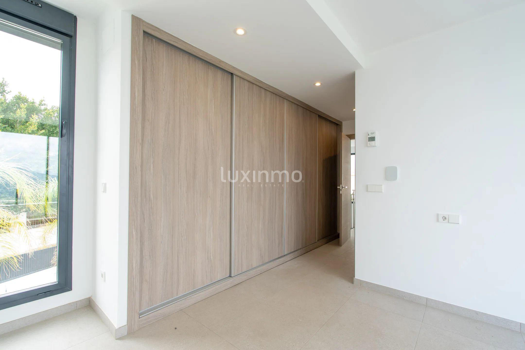 Luxurious 4-Bedroom Modern Villa with Sea & Mountain Views in Moraira — photo 25