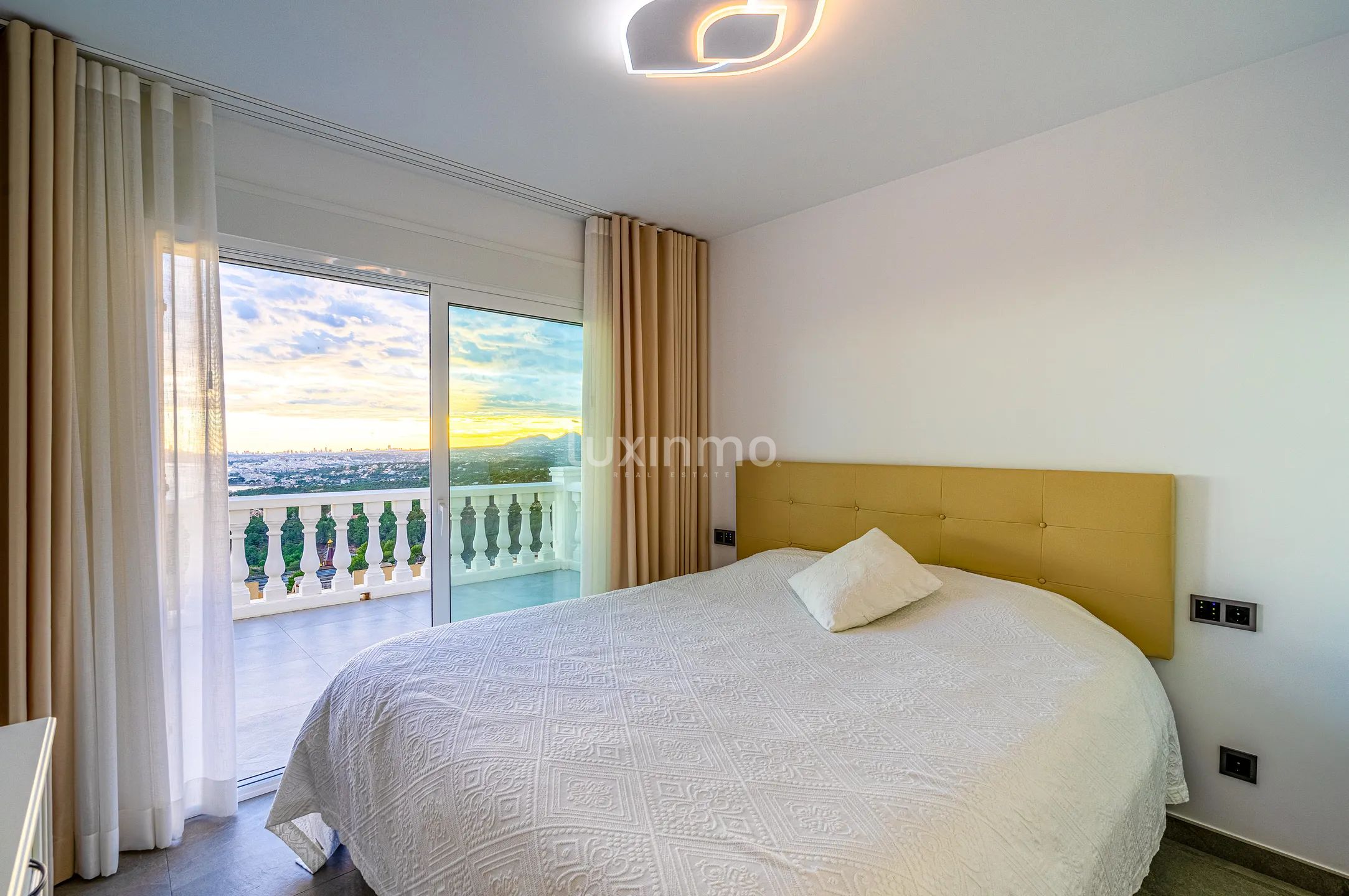 Townhouse for rent with stunning sea views in Altea Hills — photo 16