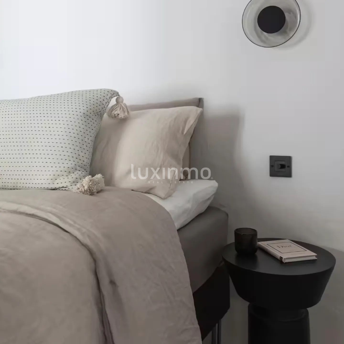 Mediterranean building in the old town of Altea — photo 9