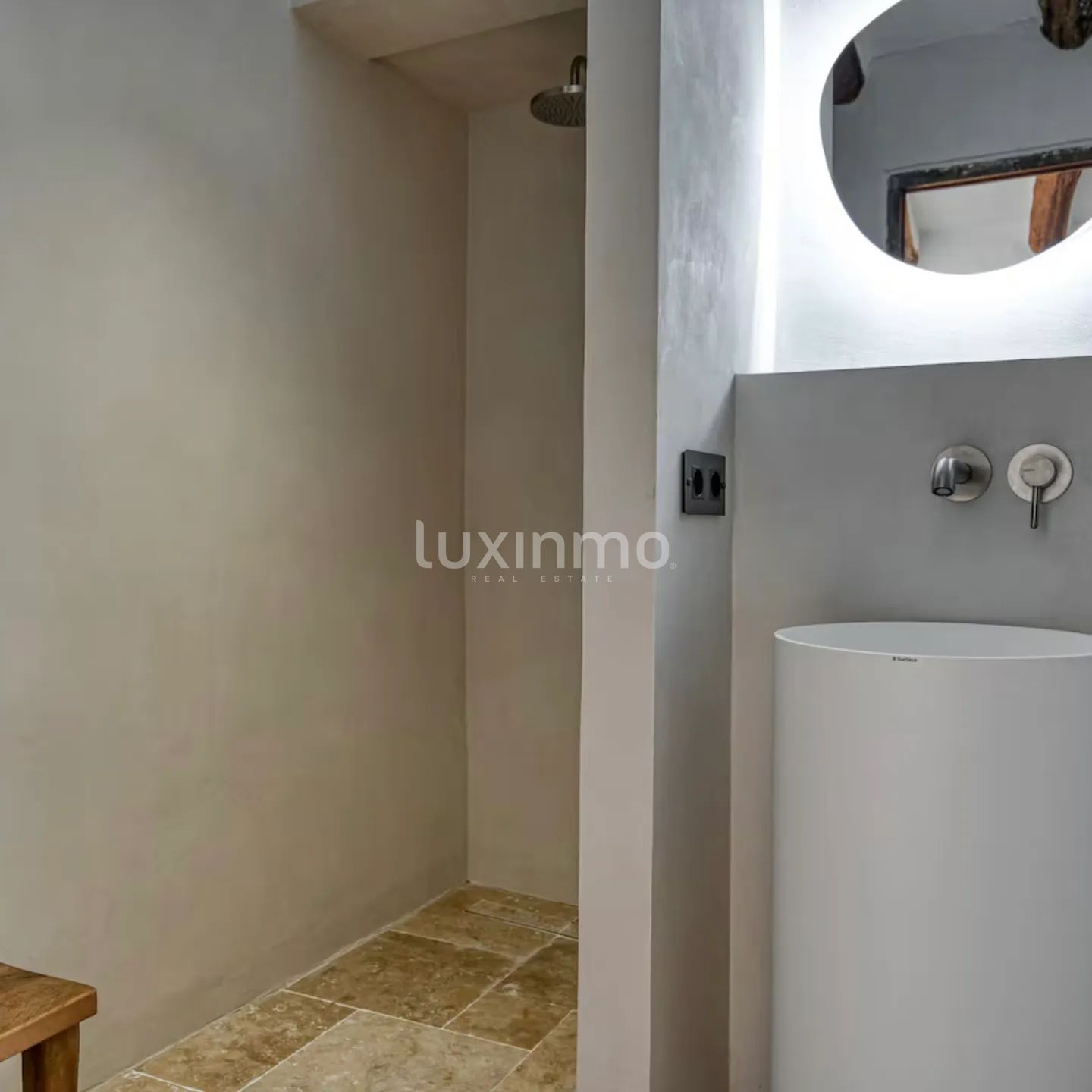 Mediterranean building in the old town of Altea — photo 16