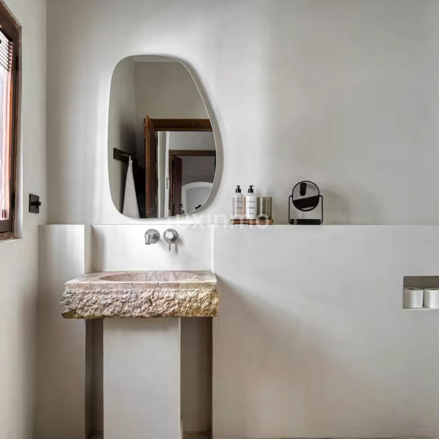 Mediterranean building in the old town of Altea — photo 14