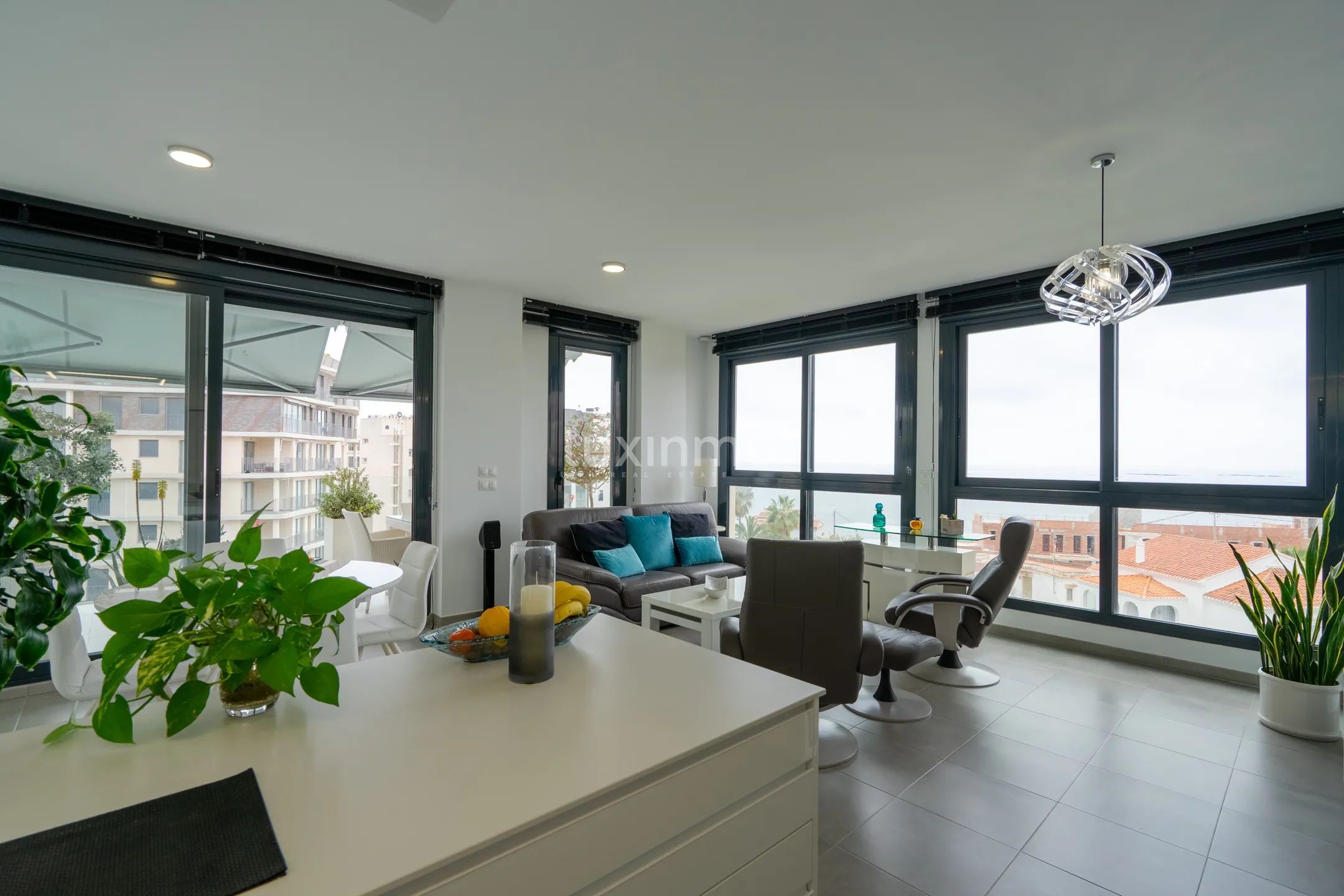 Prachtig 3-slaapkamerappartement met zeezicht op toplocatie in Calpe — photo 3