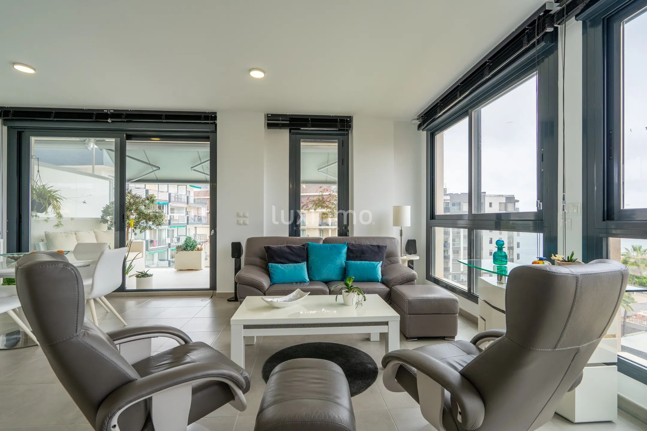 Потрясающие апартаменты с 3 спальнями с видом на море в престижном районе Кальпе — photo 10