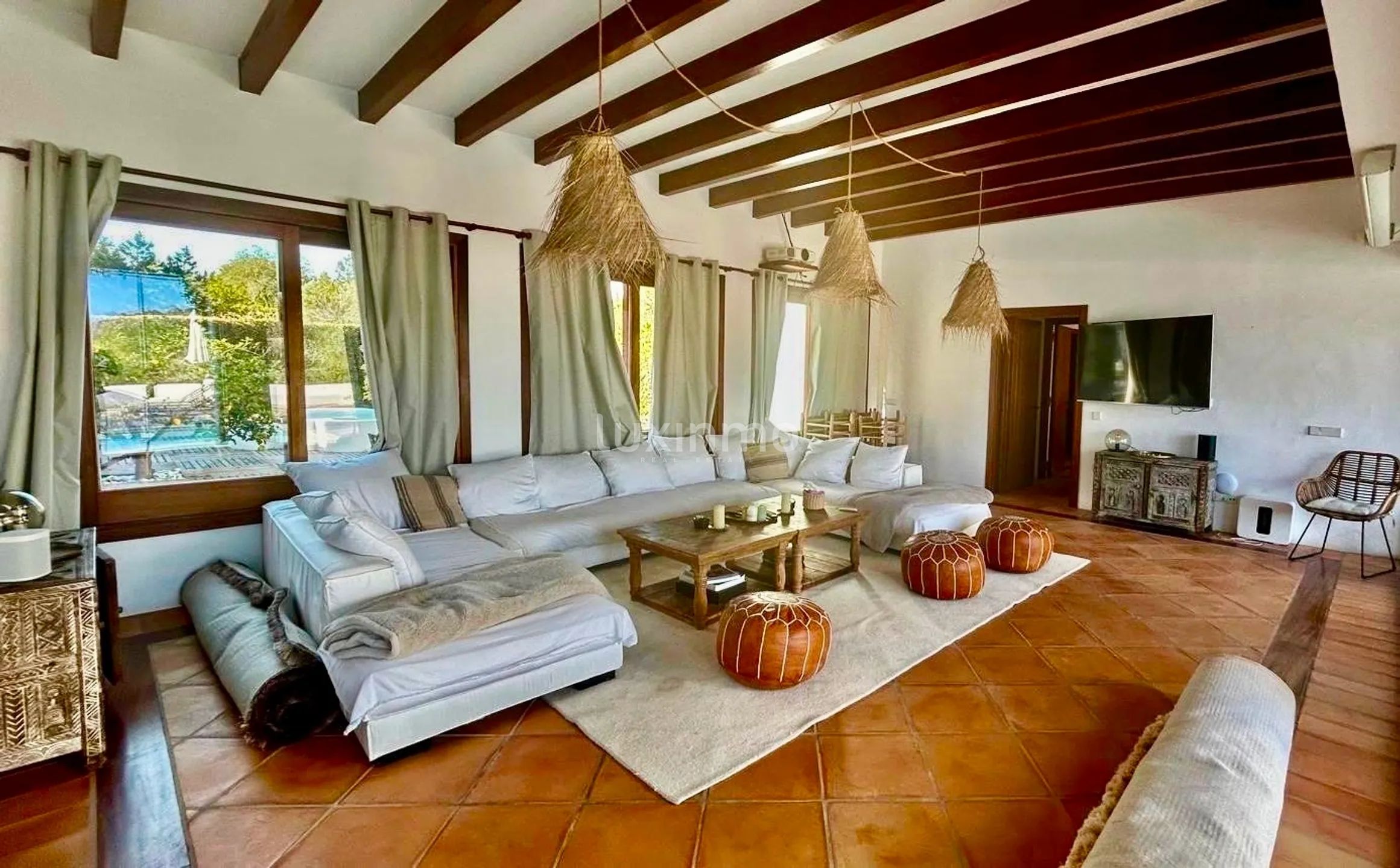 Elegante villa in Ibizastijl met zoutwaterzwembad en uitgestrekt terrein — photo 10