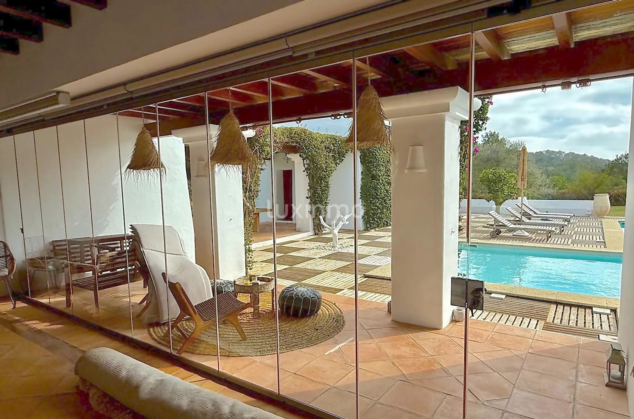 Elegante villa in Ibizastijl met zoutwaterzwembad en uitgestrekt terrein — photo 15