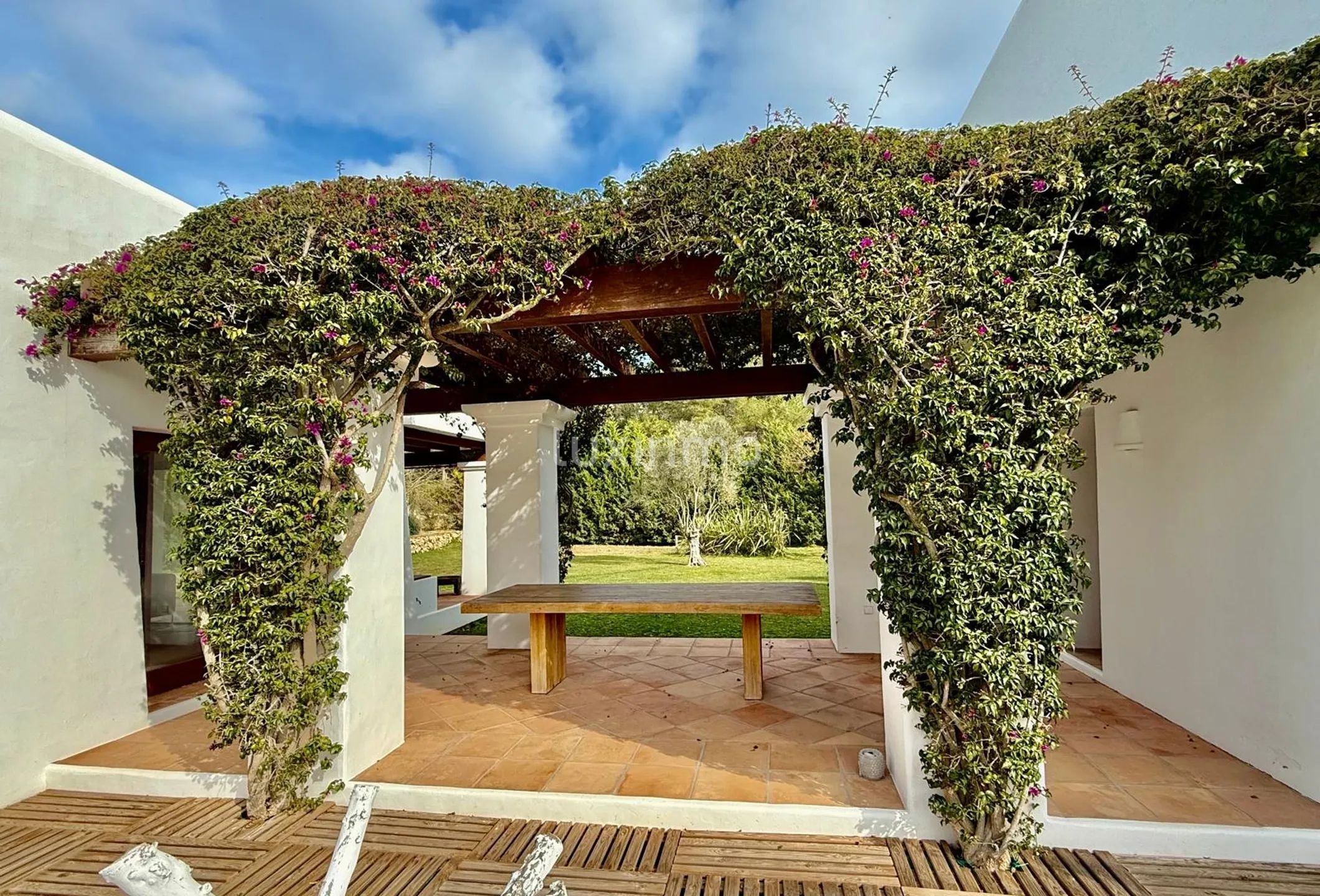 Elegante villa in Ibizastijl met zoutwaterzwembad en uitgestrekt terrein — photo 23