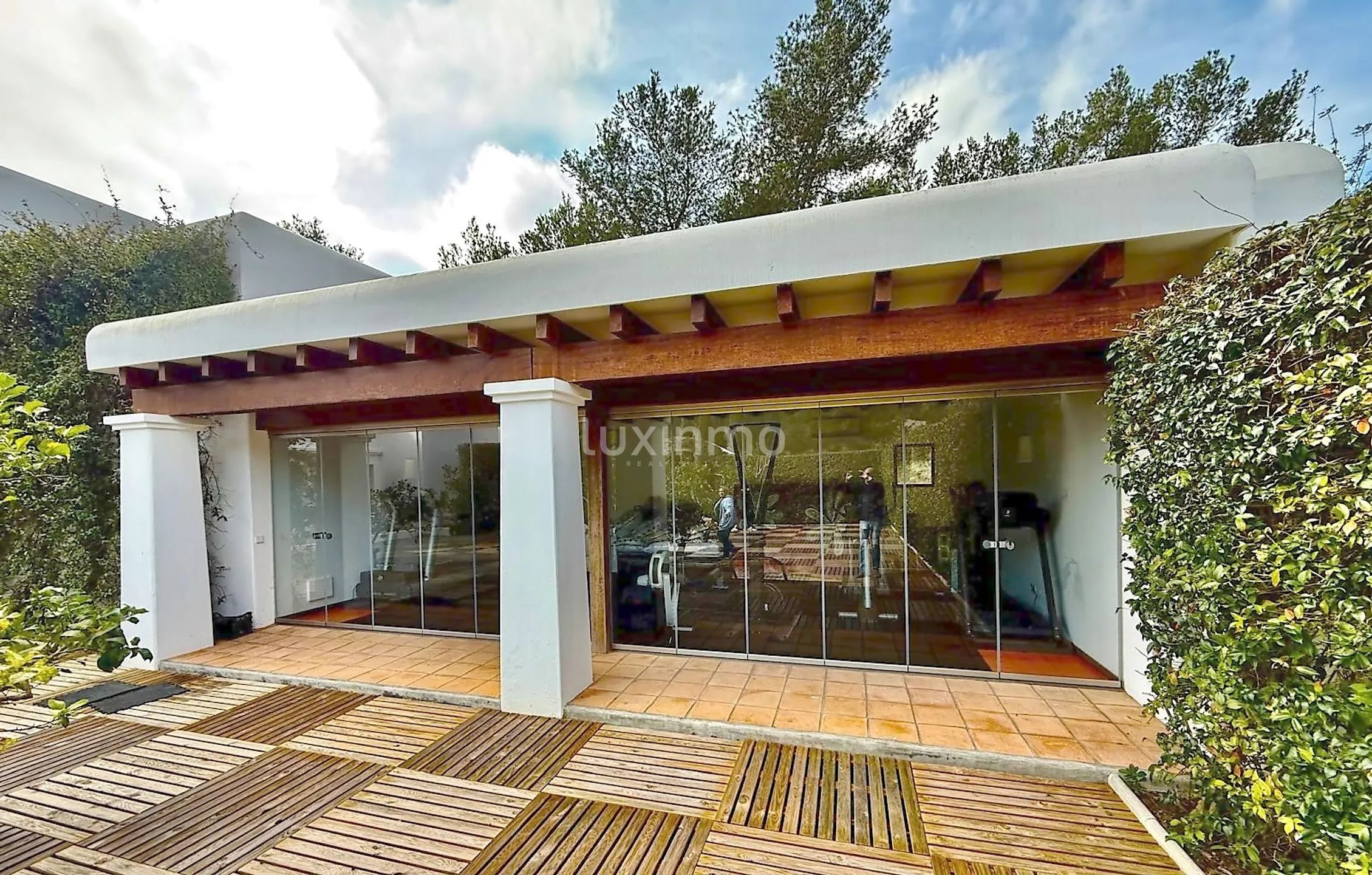 Elegante villa in Ibizastijl met zoutwaterzwembad en uitgestrekt terrein — photo 33