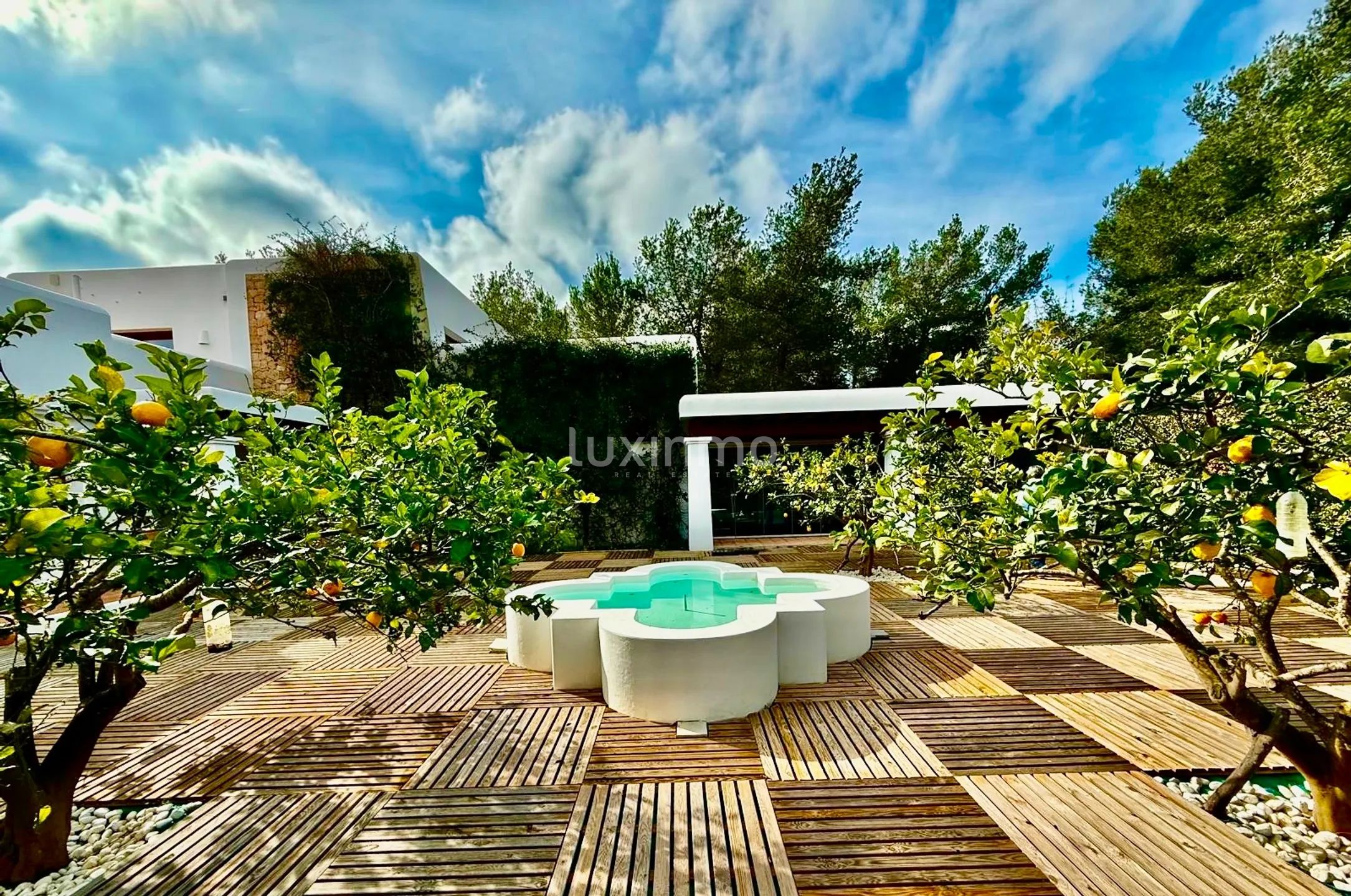 Elegante villa in Ibizastijl met zoutwaterzwembad en uitgestrekt terrein — photo 30
