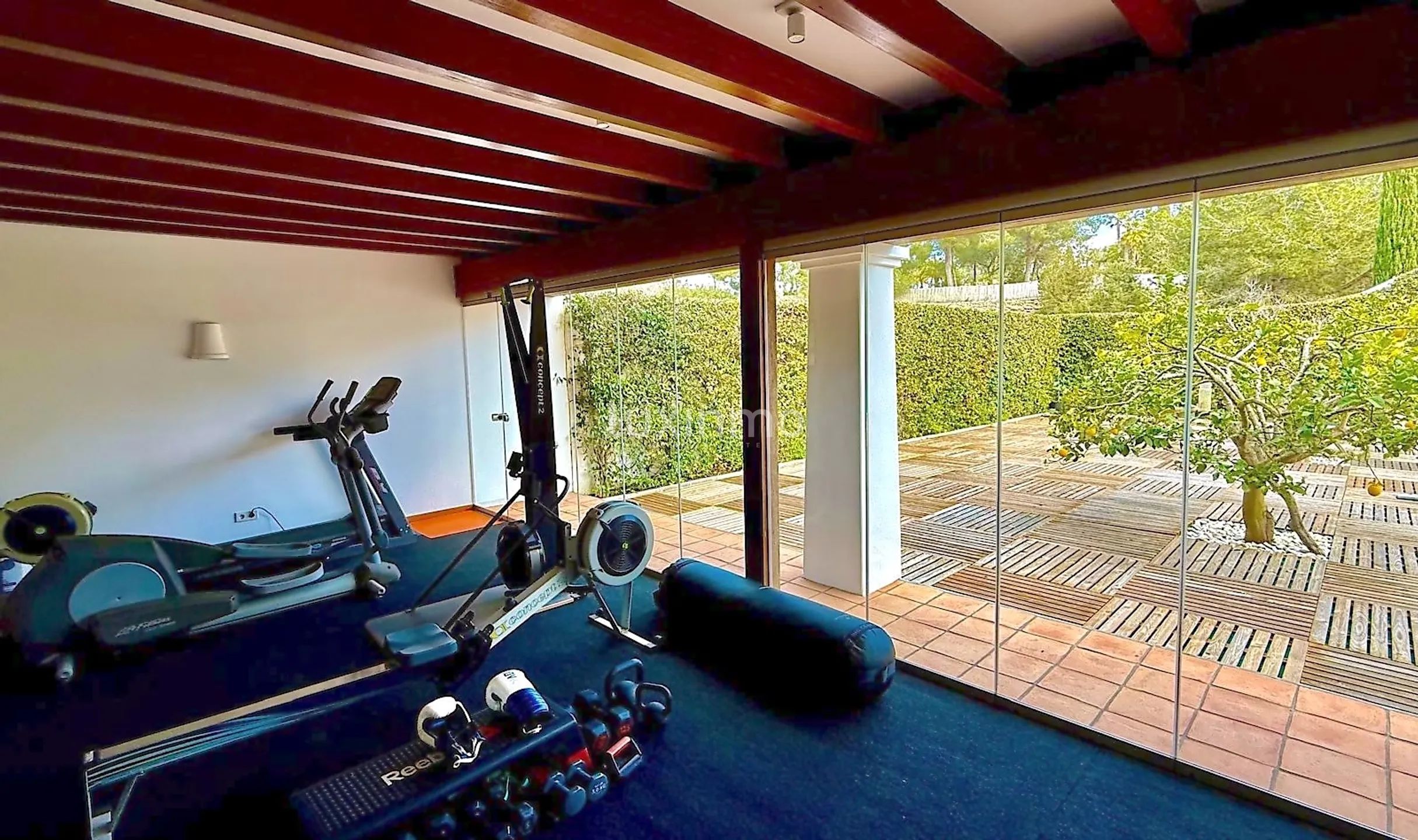 Elegante villa in Ibizastijl met zoutwaterzwembad en uitgestrekt terrein — photo 32