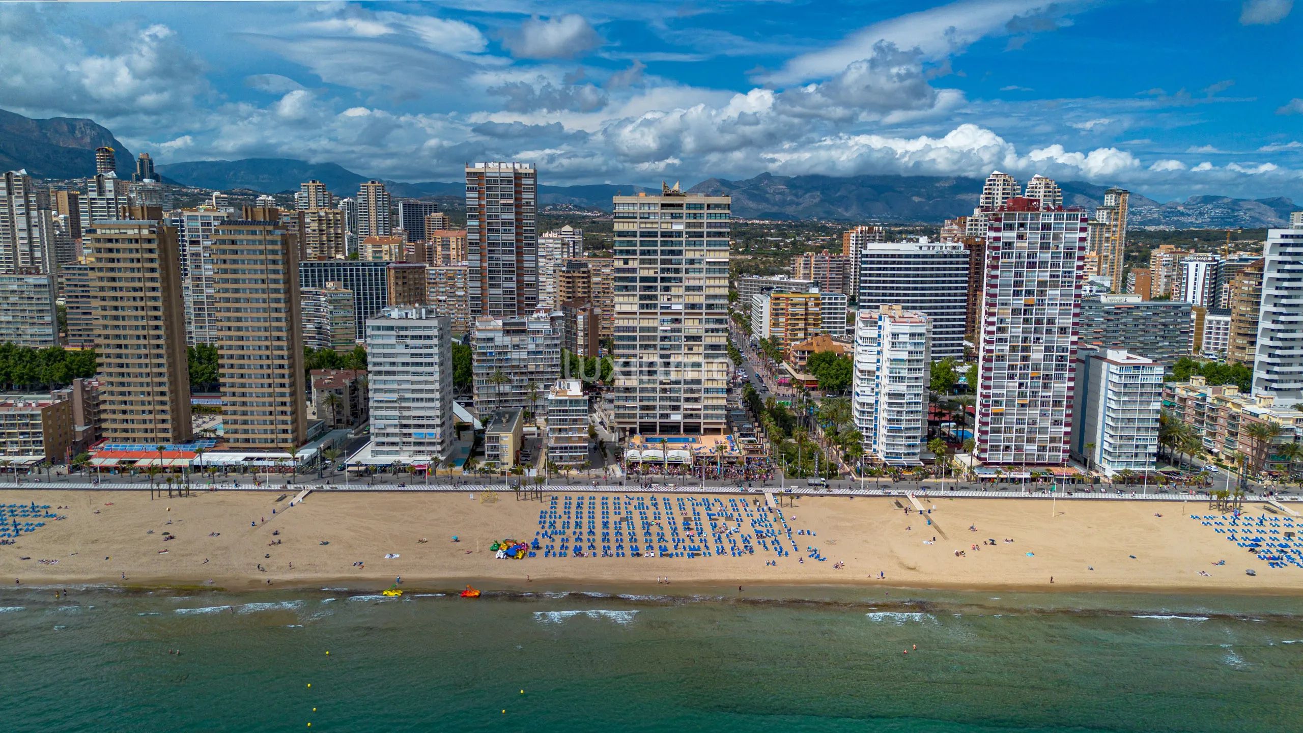 Stunning flat with open views to the sea in Playa de Levante Benidorm — photo 2