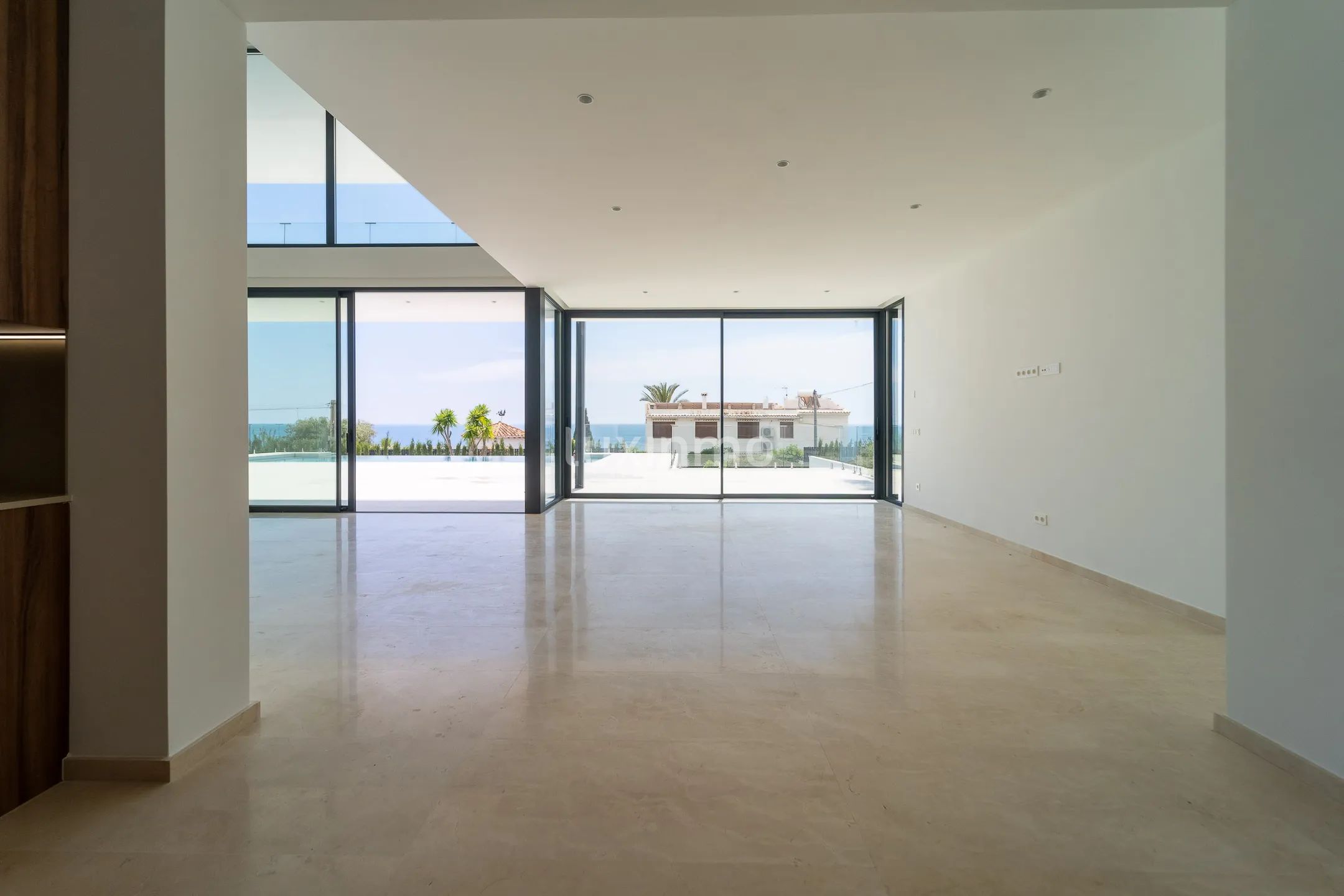 Villa moderna de lujo en segunda línea de mar en Calpe — photo 12