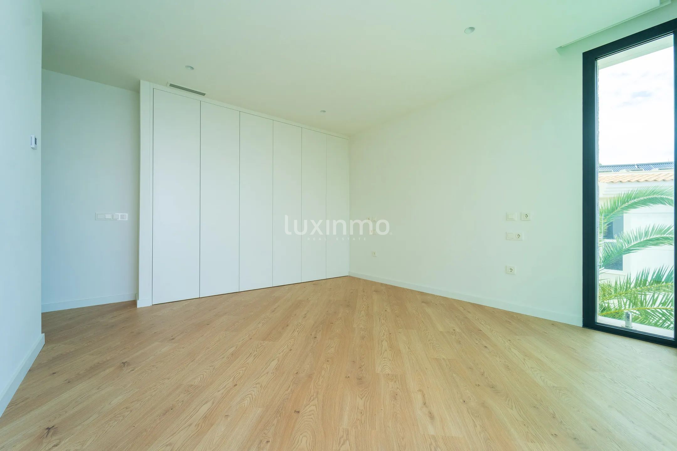 Villa moderna de lujo en segunda línea de mar en Calpe — photo 32