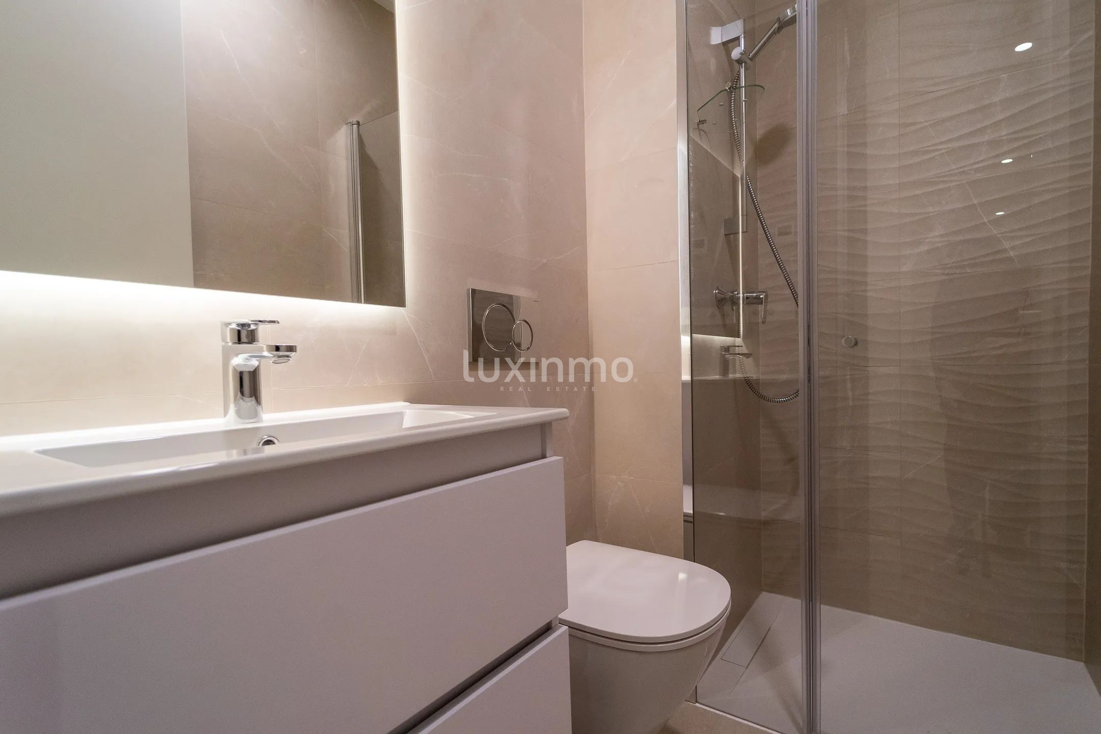 Villa moderna de lujo en segunda línea de mar en Calpe — photo 46