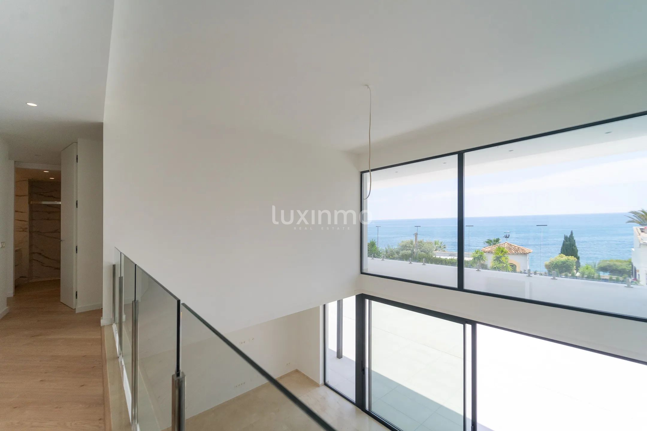 Villa moderna de lujo en segunda línea de mar en Calpe — photo 40