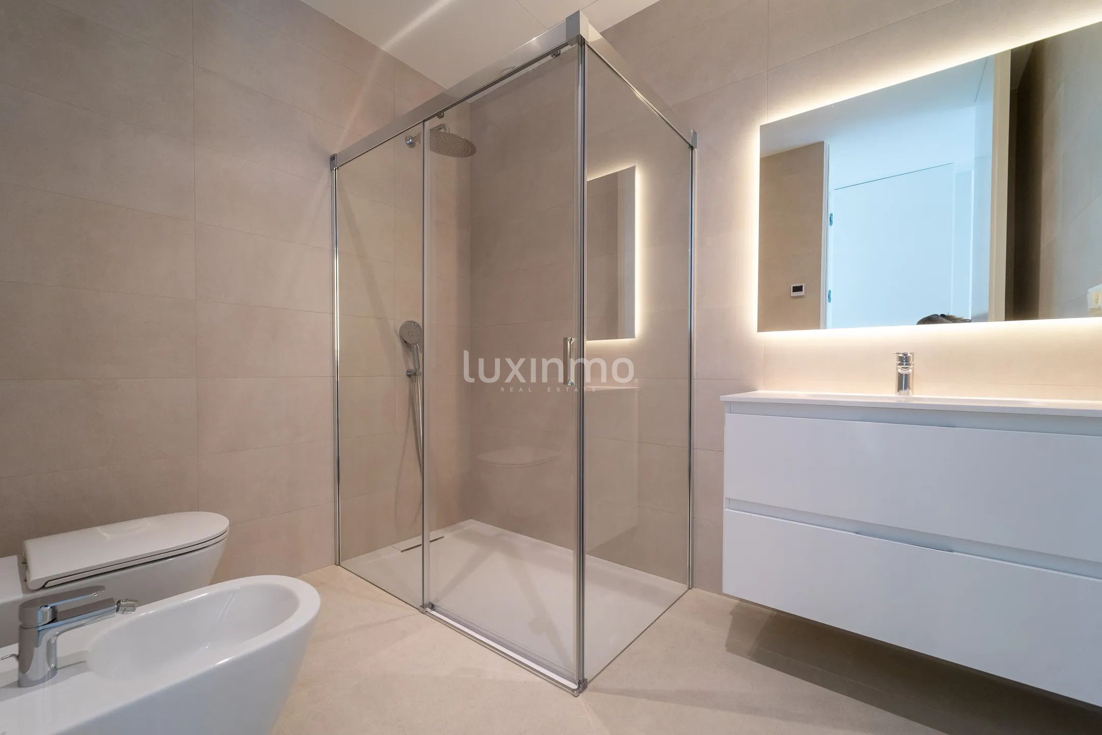 Villa moderna de lujo en segunda línea de mar en Calpe — photo 33