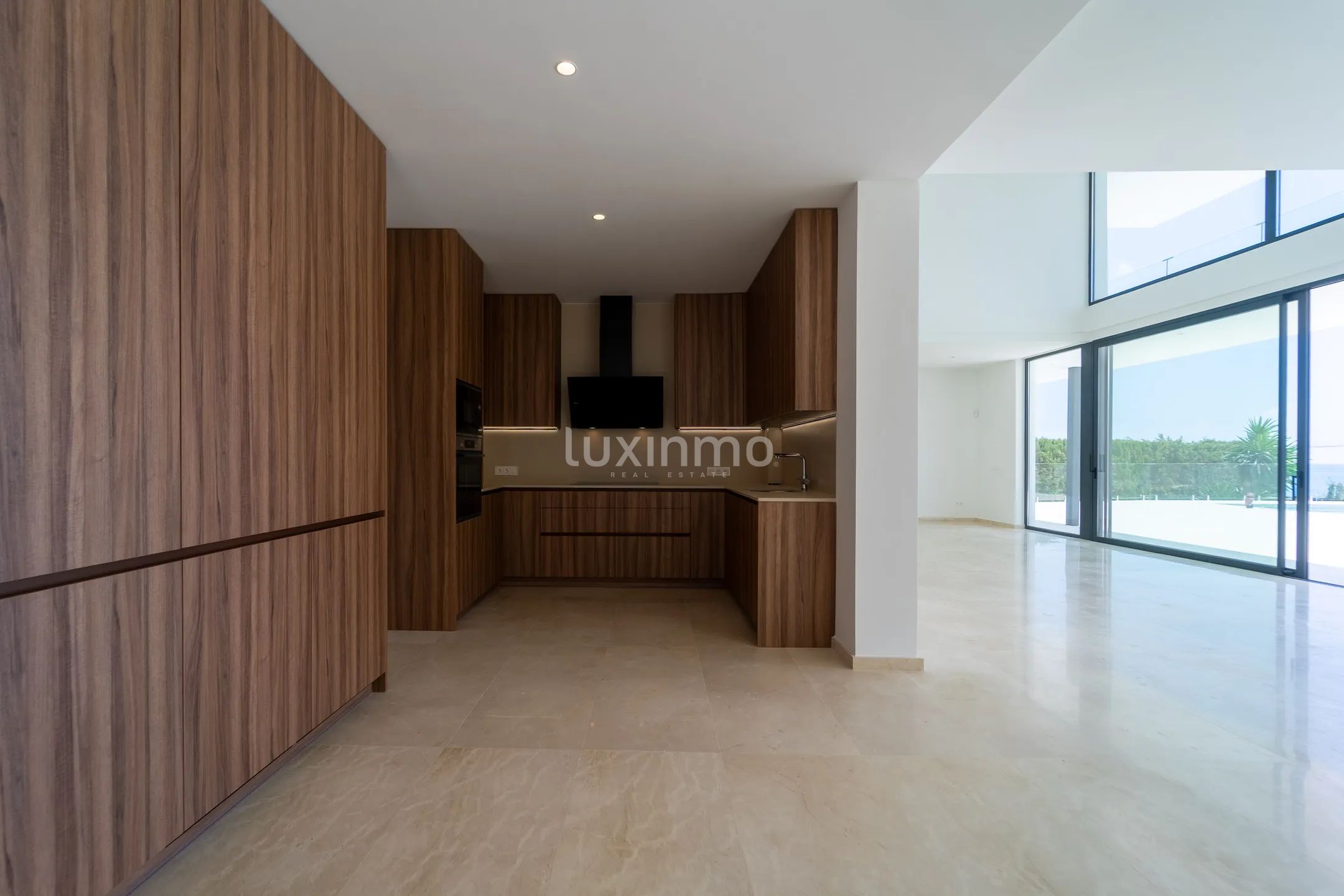 Villa moderna de lujo en segunda línea de mar en Calpe — photo 14