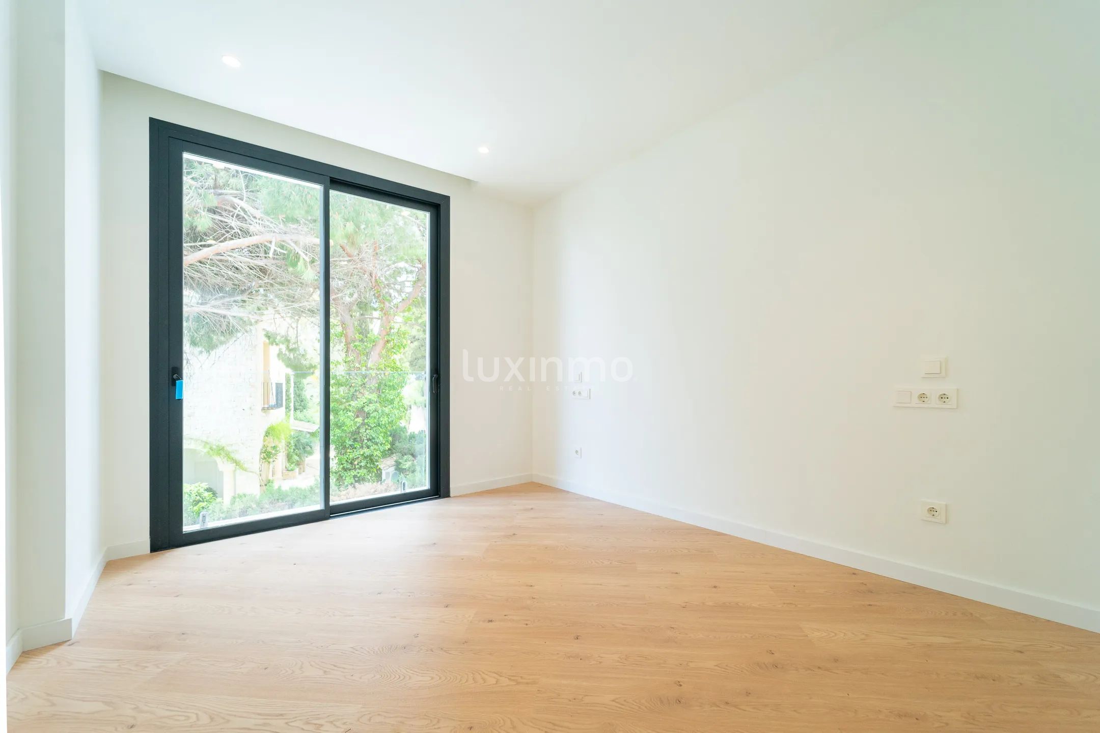 Villa moderna de lujo en segunda línea de mar en Calpe — photo 41