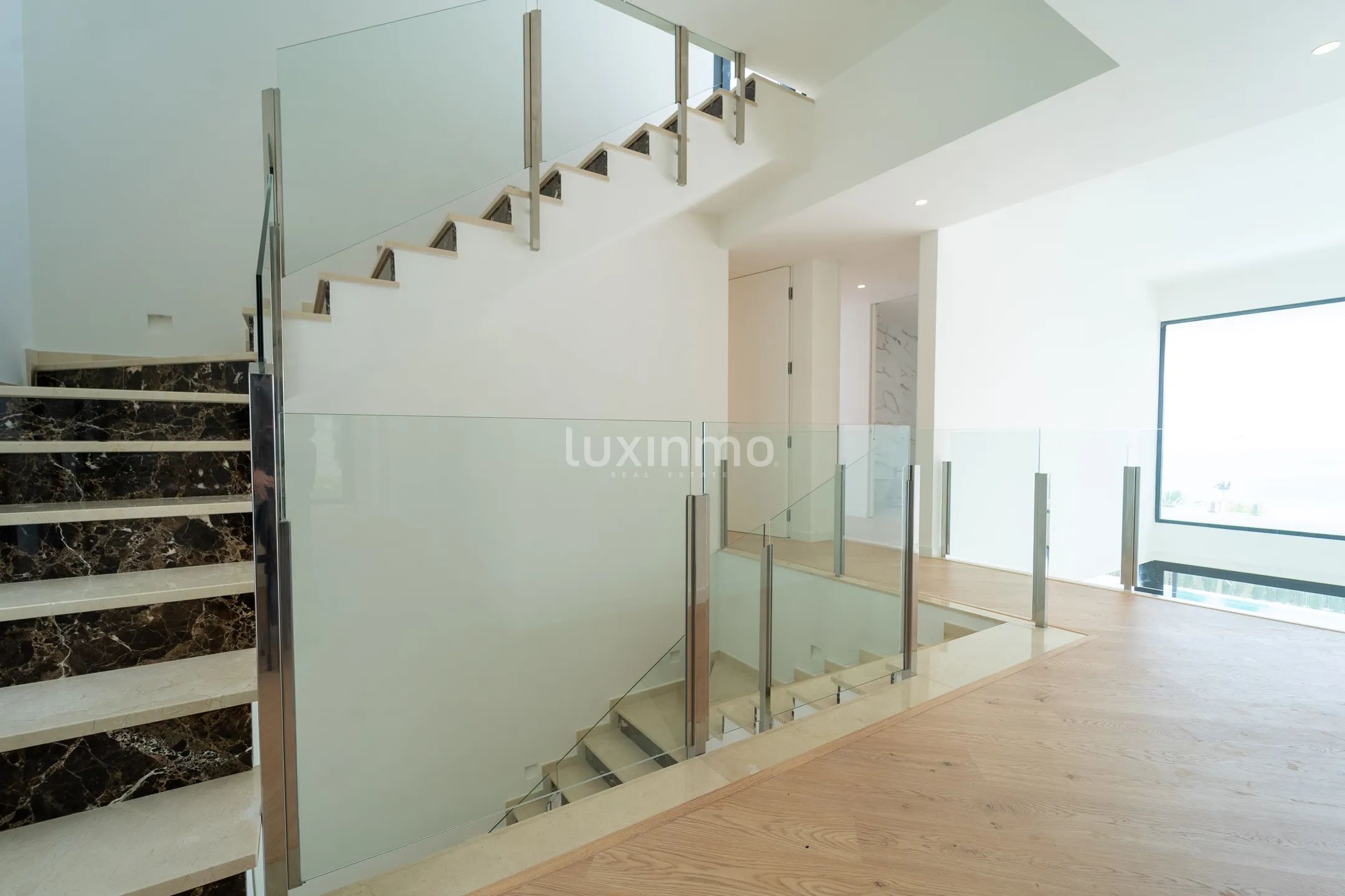 Villa moderna de lujo en segunda línea de mar en Calpe — photo 22