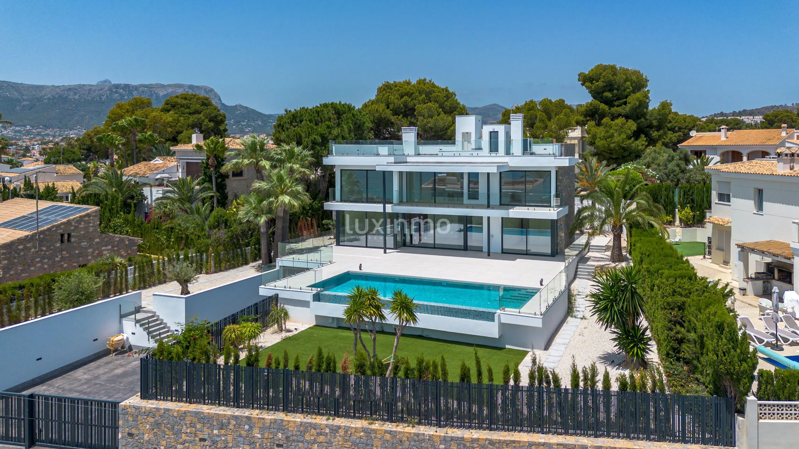 Luxury modern villa on the second line of the sea in Calpe — photo 2