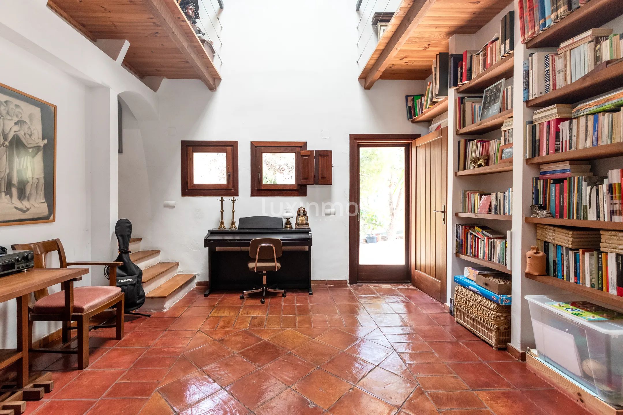 Impressive villa with sea views in Mascarat — photo 30