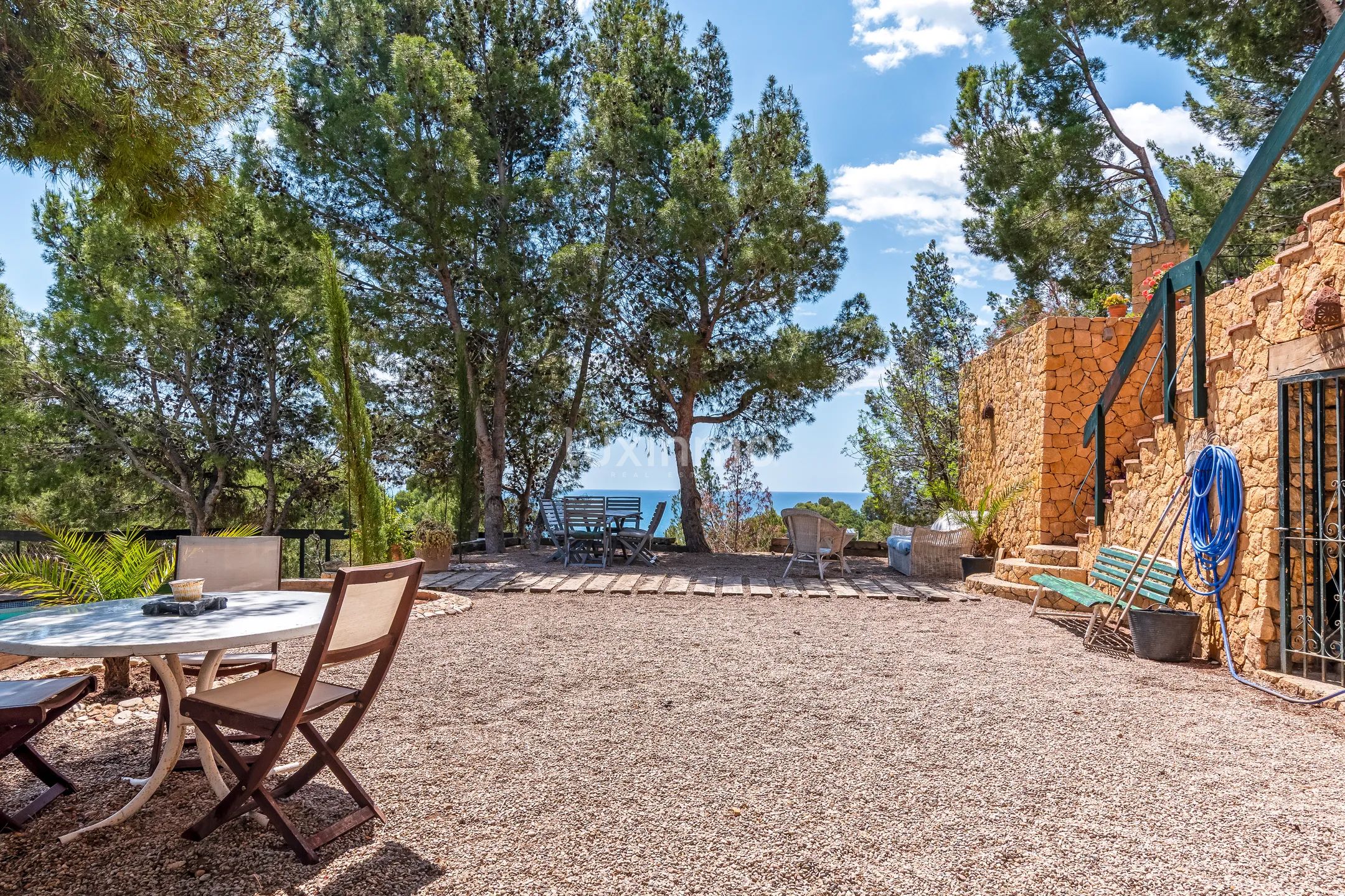 Impressive villa with sea views in Mascarat — photo 29