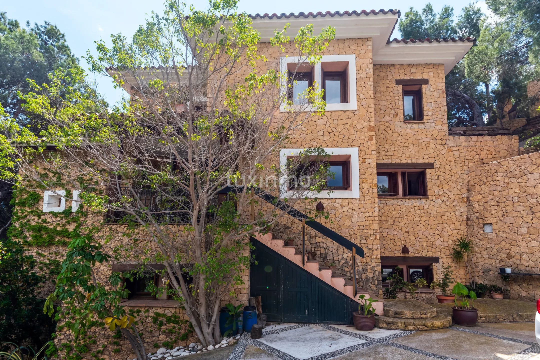 Impressionnante villa avec vue sur la mer à Mascarat — photo 27