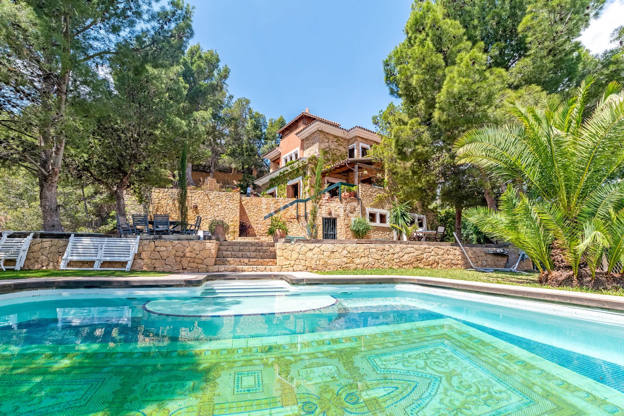 Impressive villa with sea views in Mascarat — photo 3