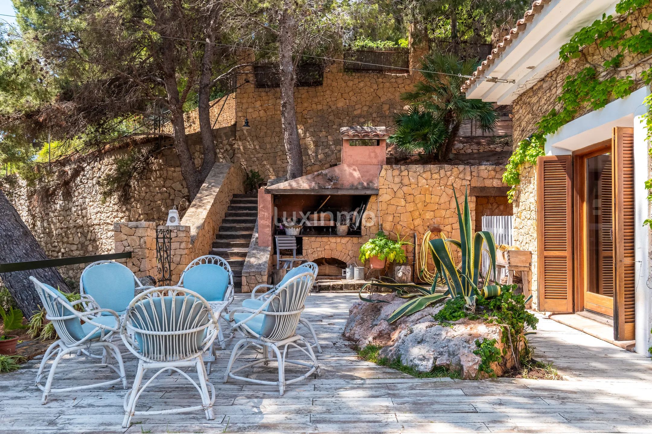 Impressive villa with sea views in Mascarat — photo 11