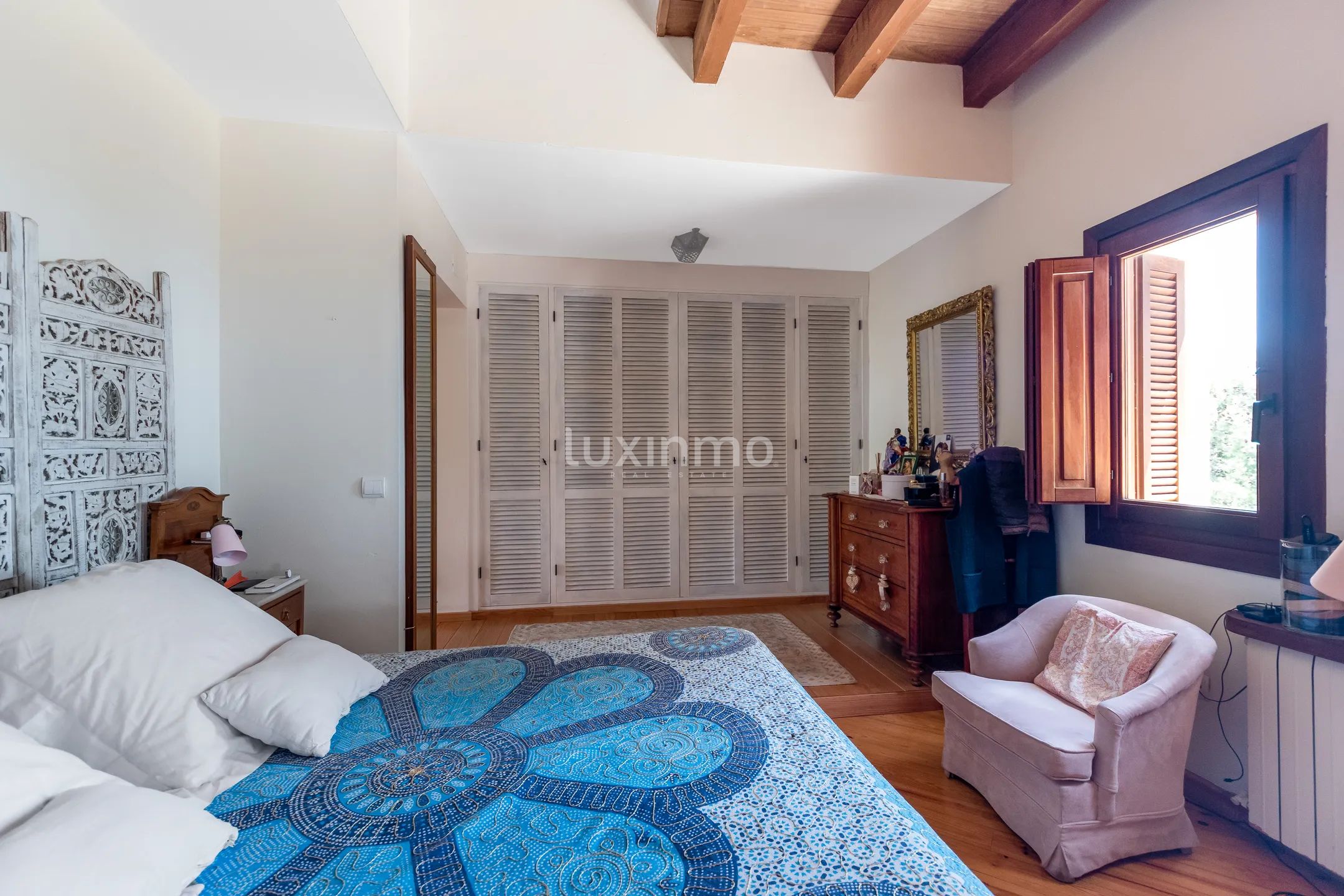 Impressive villa with sea views in Mascarat — photo 25