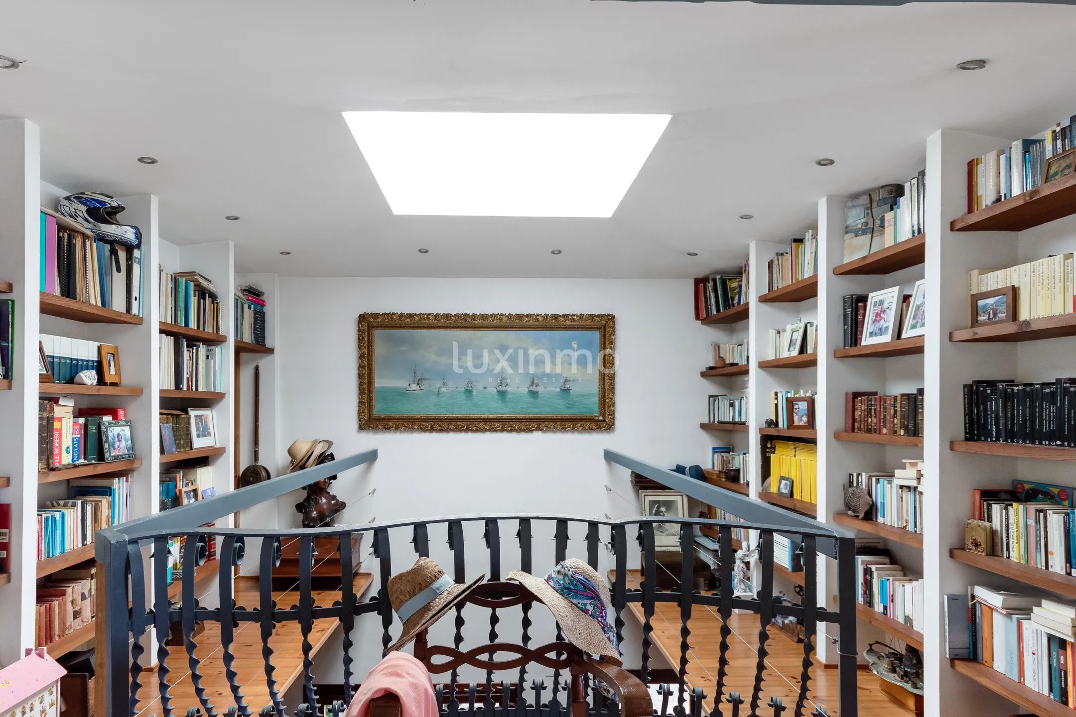 Impressive villa with sea views in Mascarat — photo 18