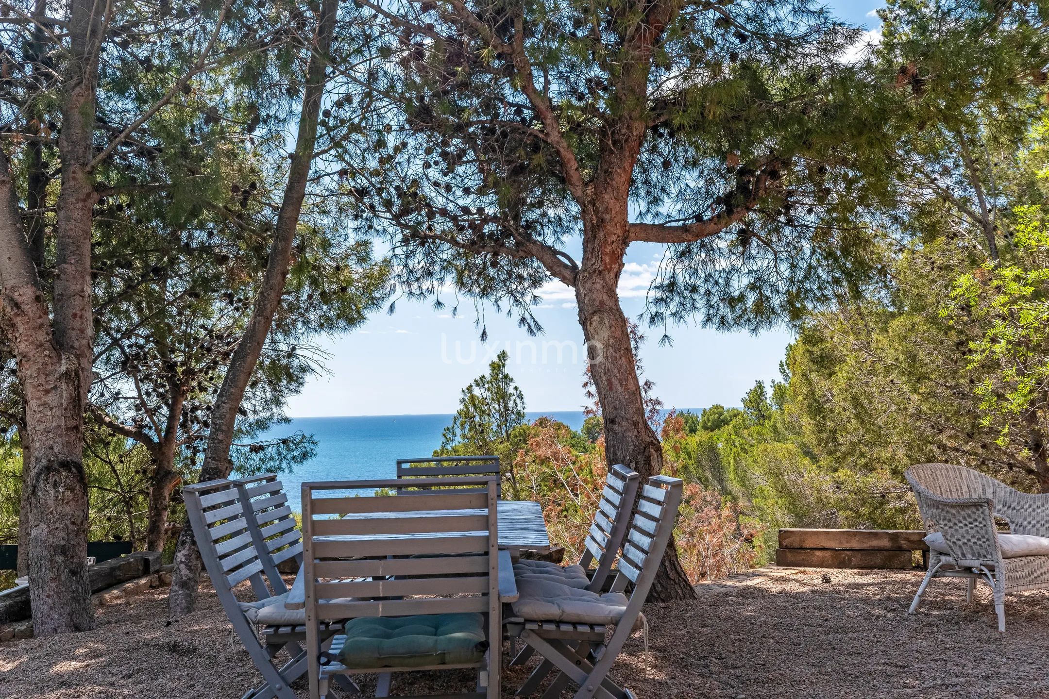 Impressive villa with sea views in Mascarat — photo 46