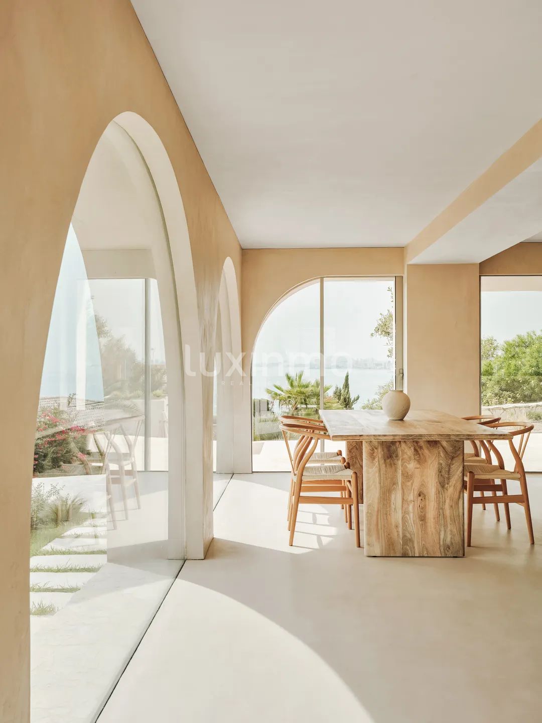 Spectacular designer villa in Cala Coveta Fumá in El Campello — photo 3