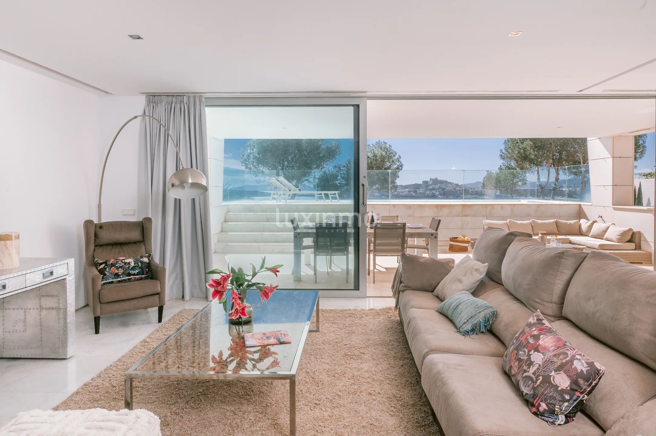 Luxuriöse 3-Zimmer-Wohnung mit Meerblick in Cap Martinet, Santa Eulària — photo 12