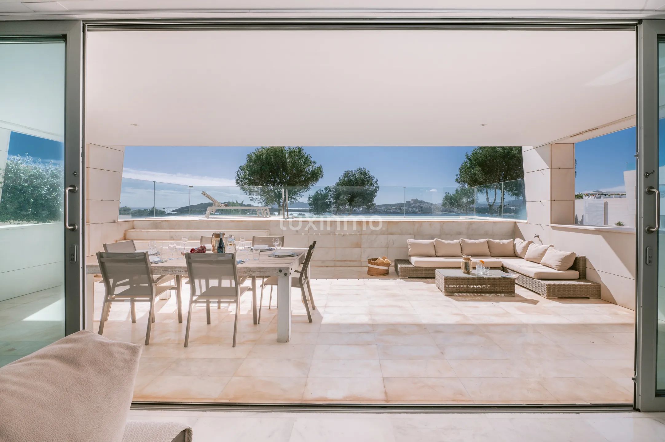 Luxuriöse 3-Zimmer-Wohnung mit Meerblick in Cap Martinet, Santa Eulària — photo 25